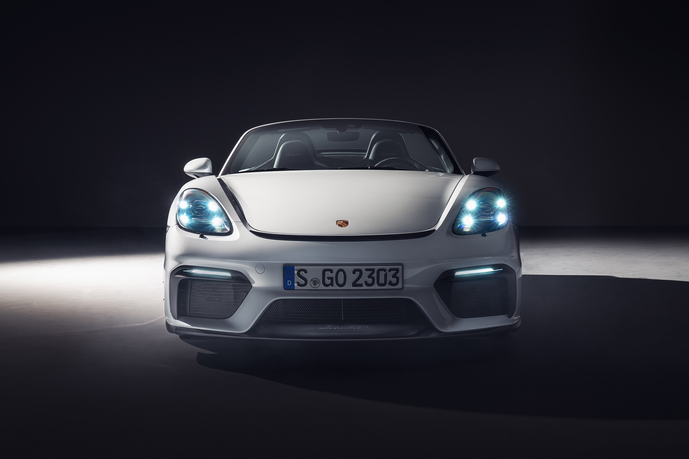 Porsche 718 Spyder front