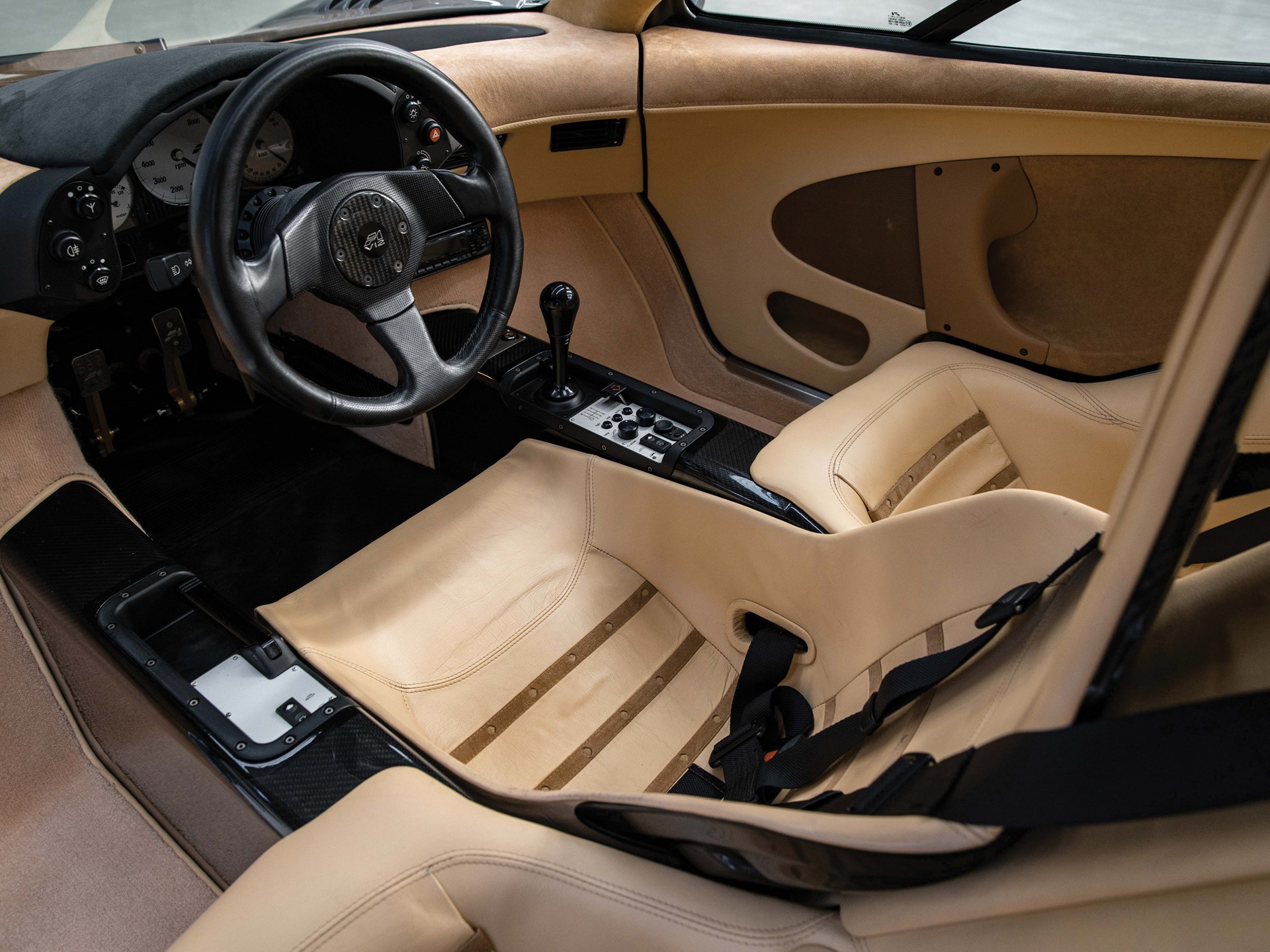 McLaren F1 LM Specification interior
