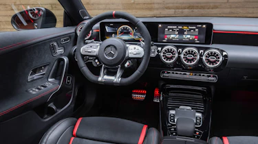 Mercedes-AMG CLA45 S Shooting Brake - dash
