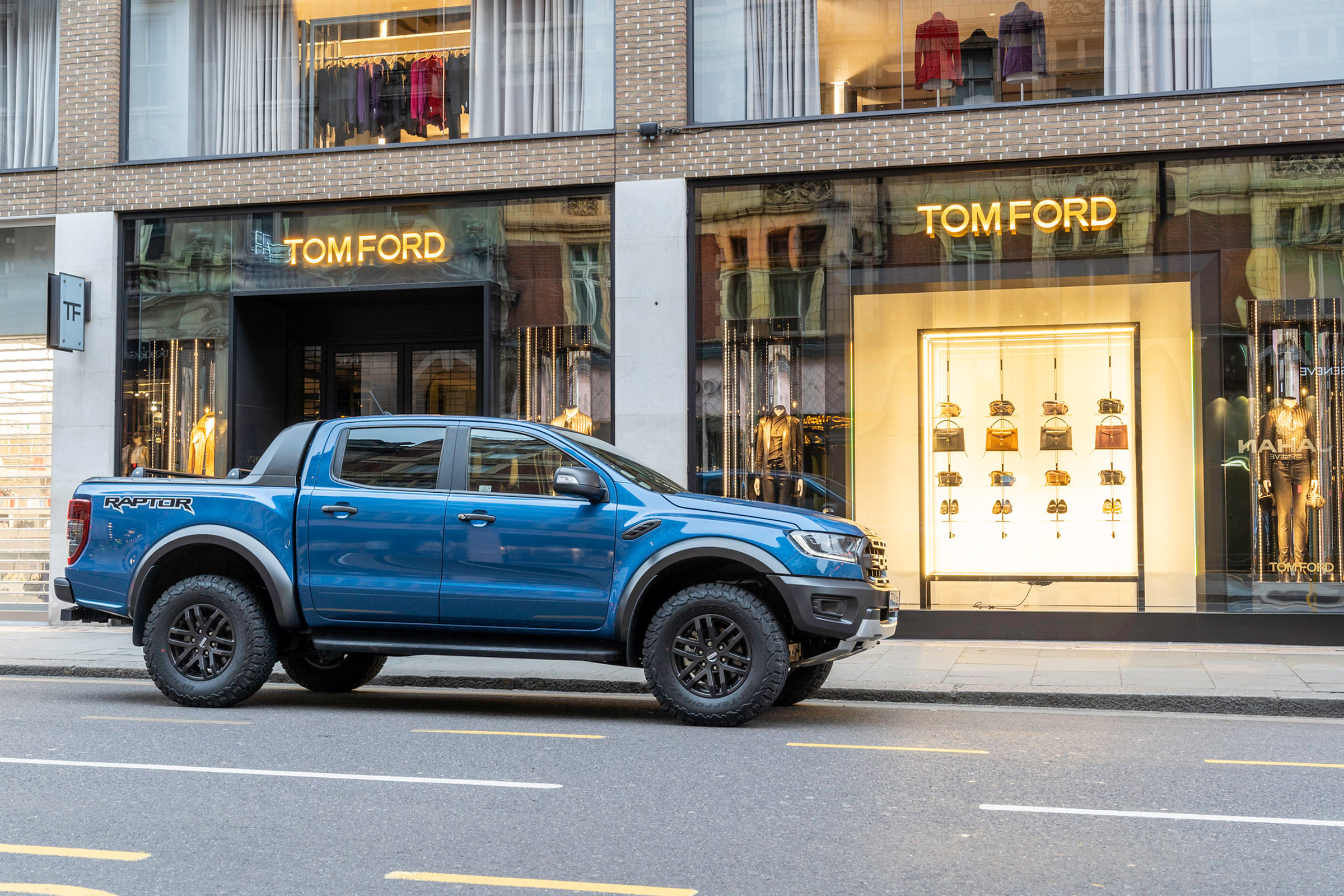 Ford Ranger Raptor UK - side