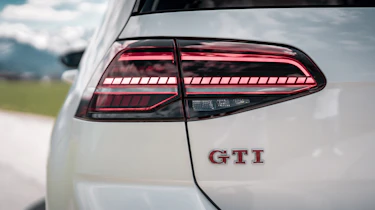 Volkswagen Golf GTI TCR Abt - lights