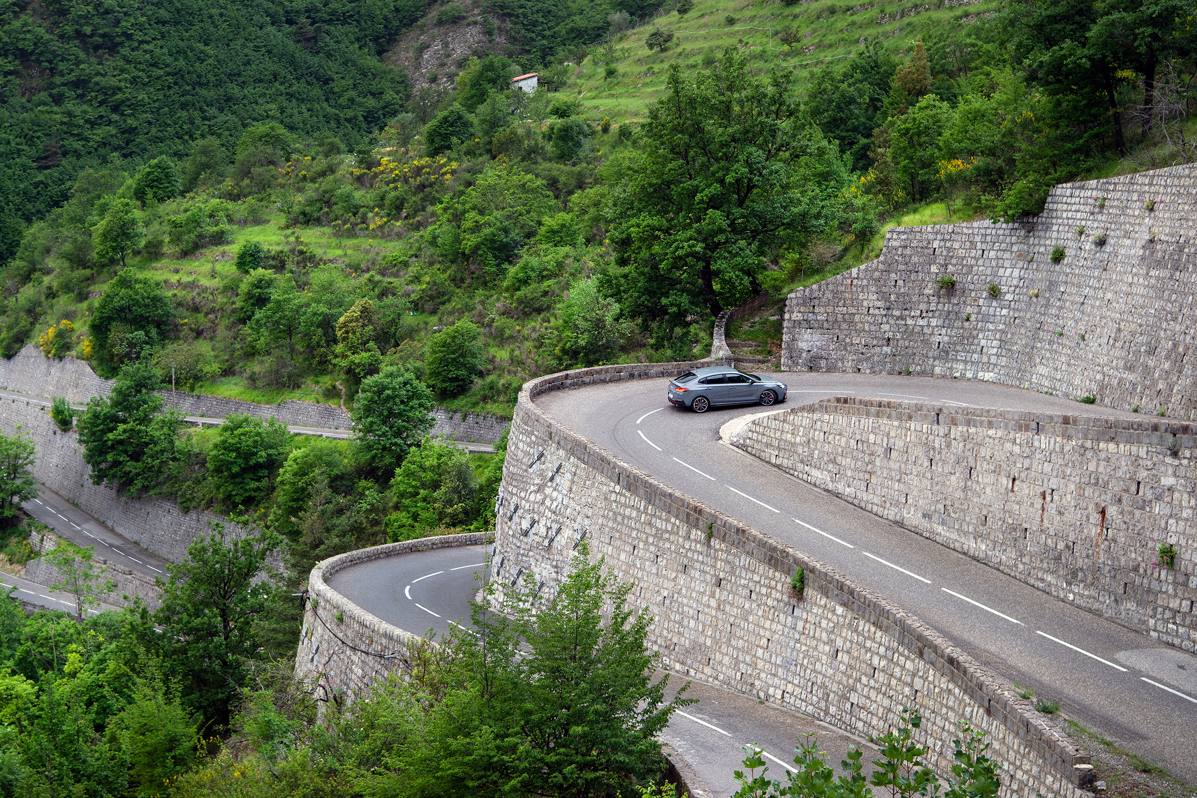 Hyundai i30 N Fastback road