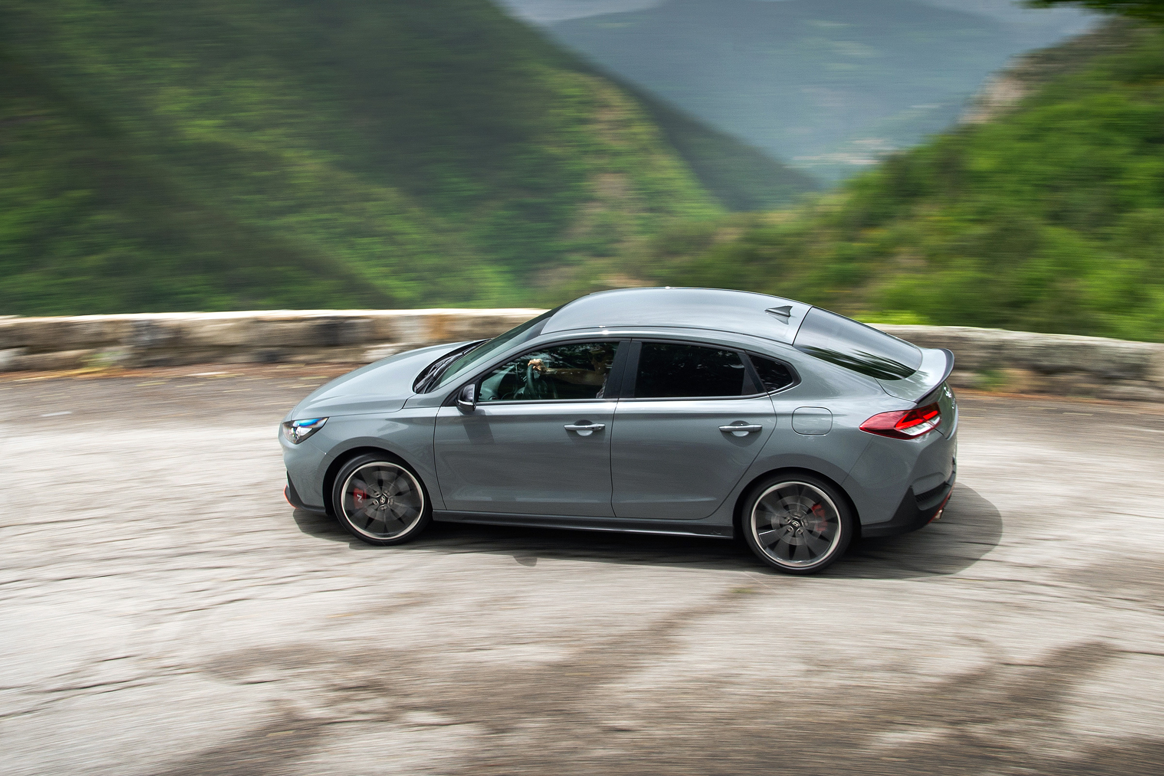 Hyundai i30 N Fastback side