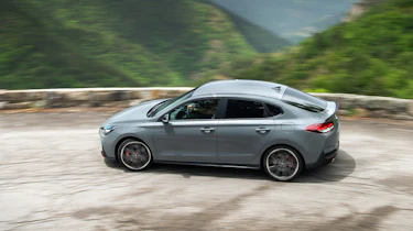 Hyundai i30 N Fastback side