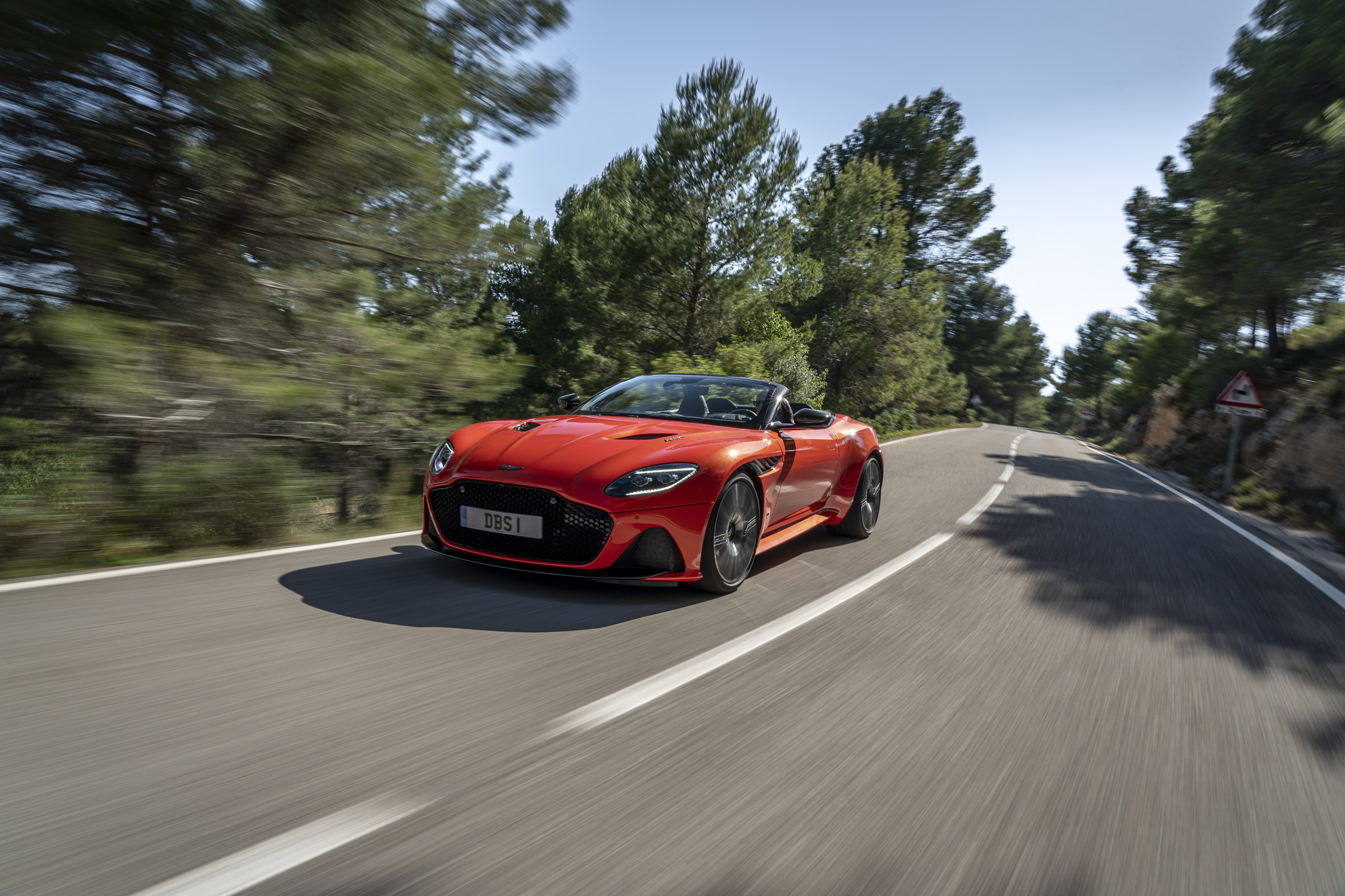 Aston Martin DBS Superleggera Volante front