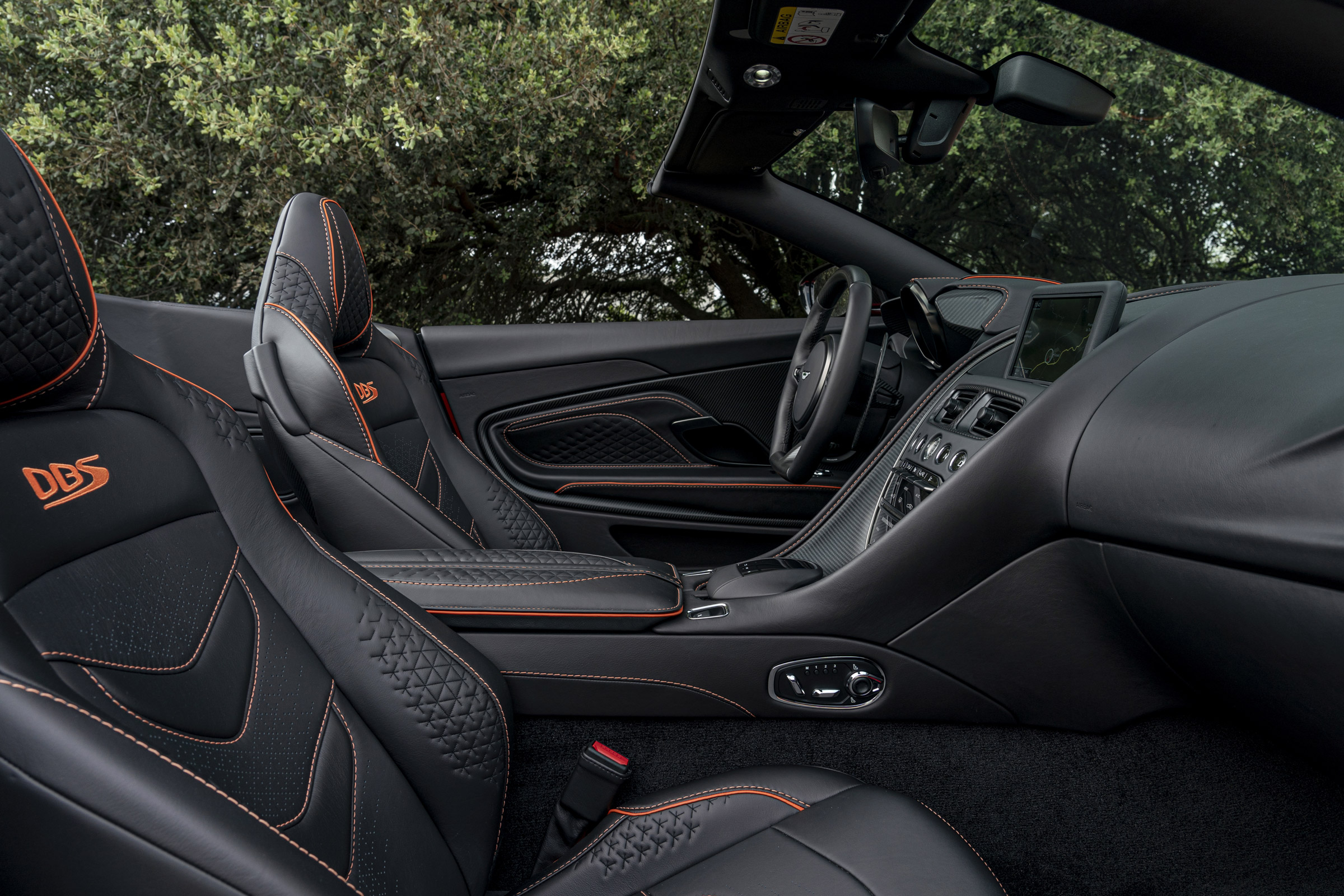 Aston Martin DBS Superleggera Volante seats