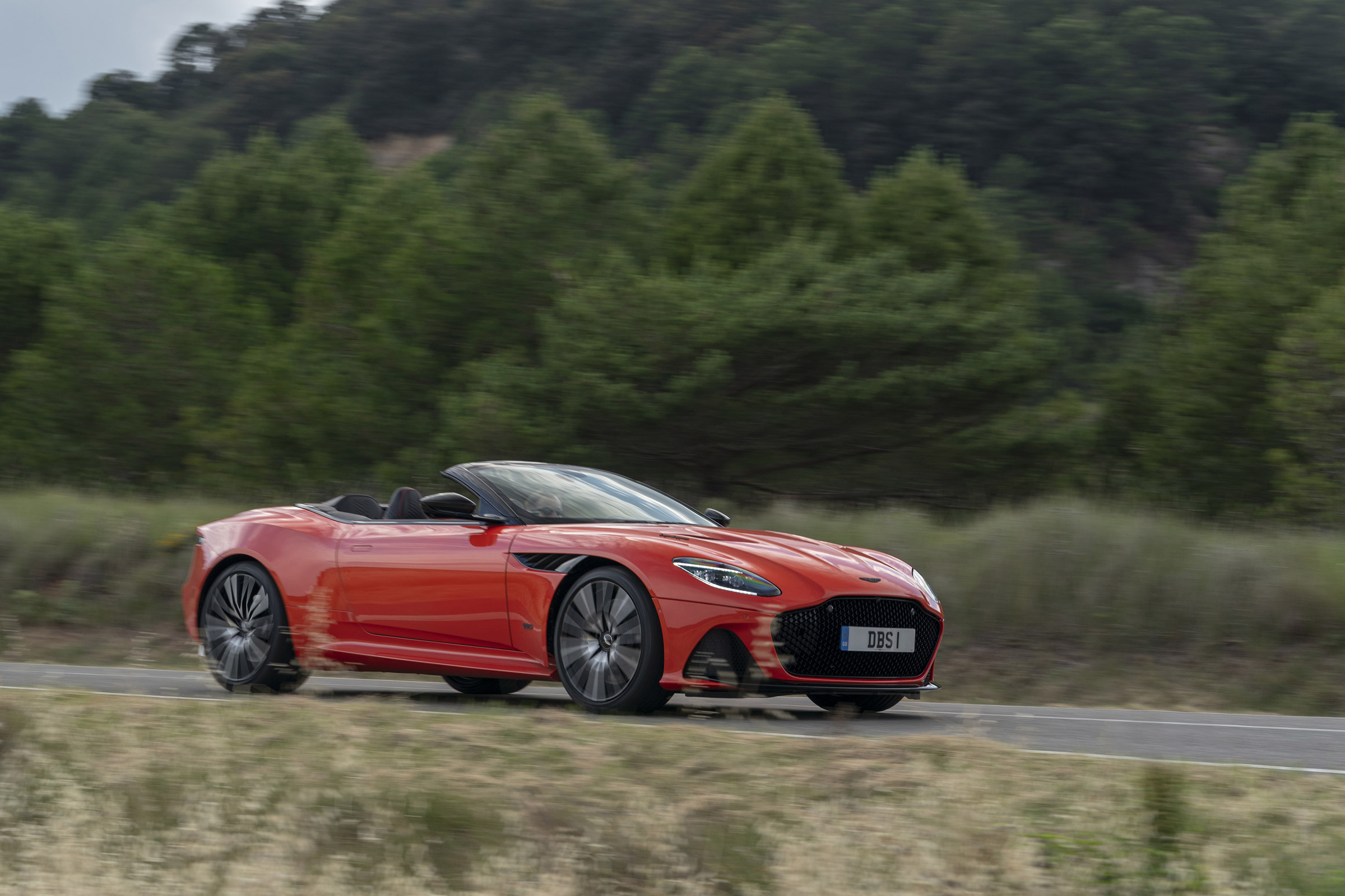 Aston Martin DBS Superleggera Volante side