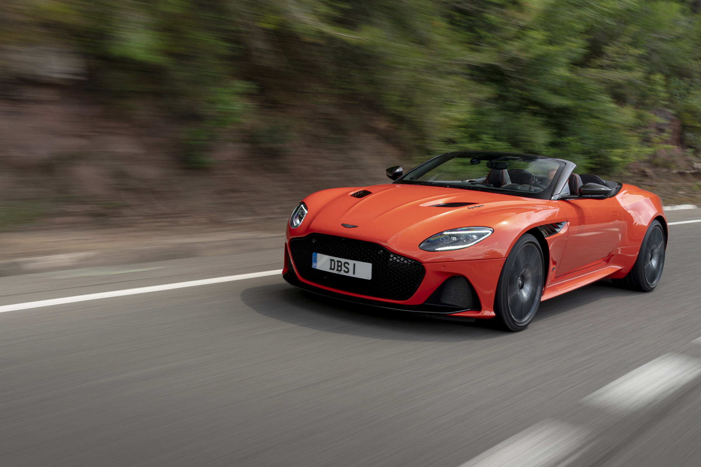 Aston Martin DBS Superleggera Volante front