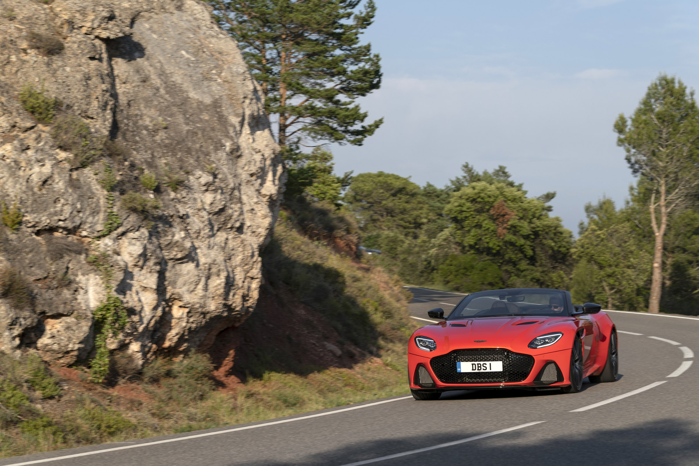 Aston Martin DBS Superleggera Volante front