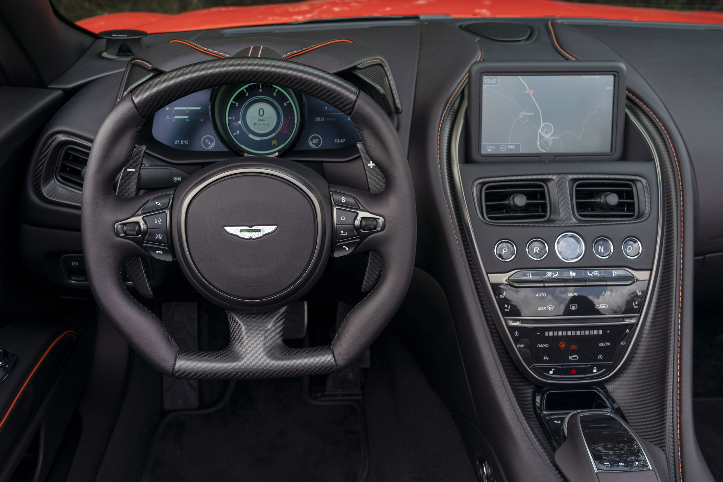 Aston Martin DBS Superleggera Volante interior