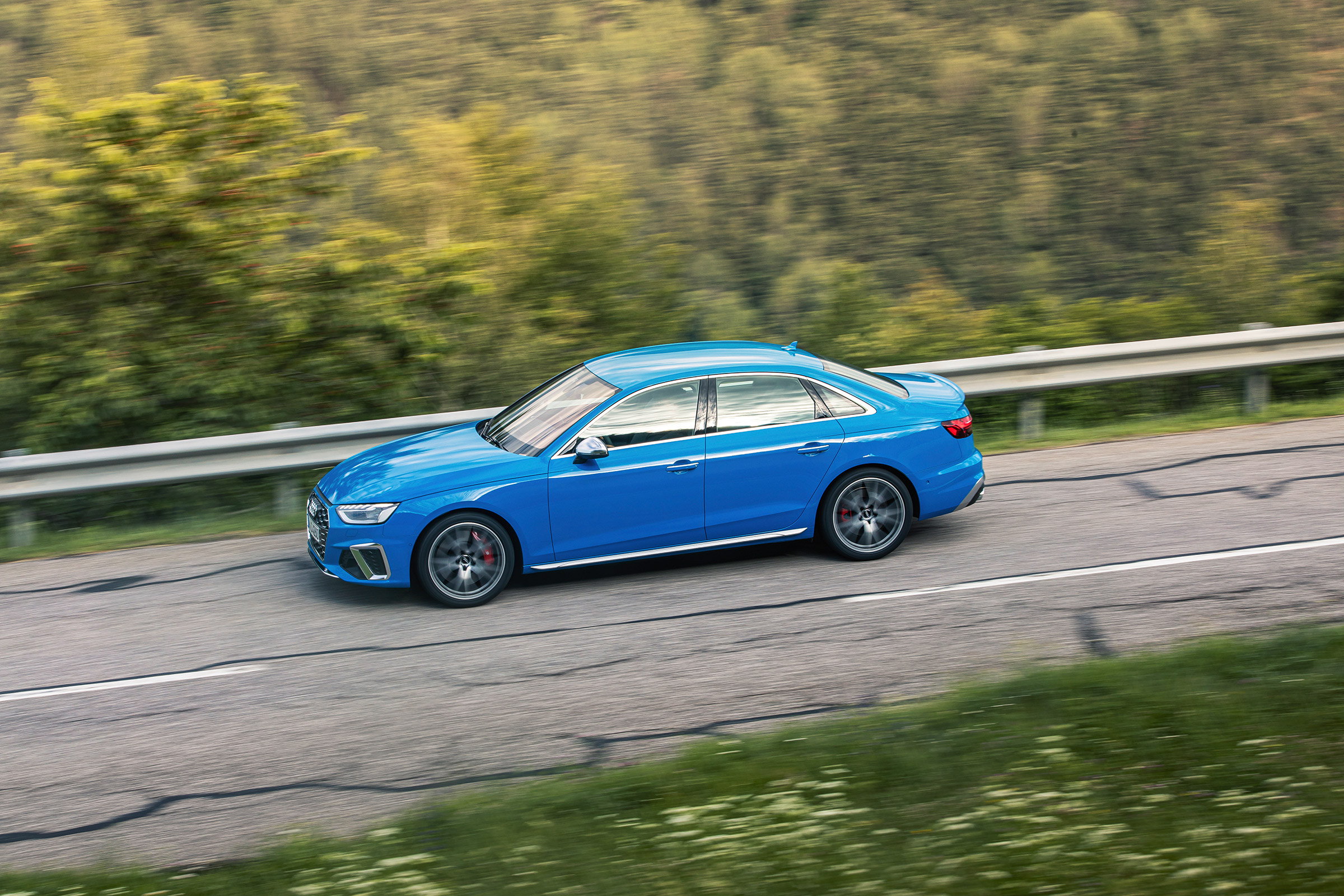 Audi S4 TDI review - side