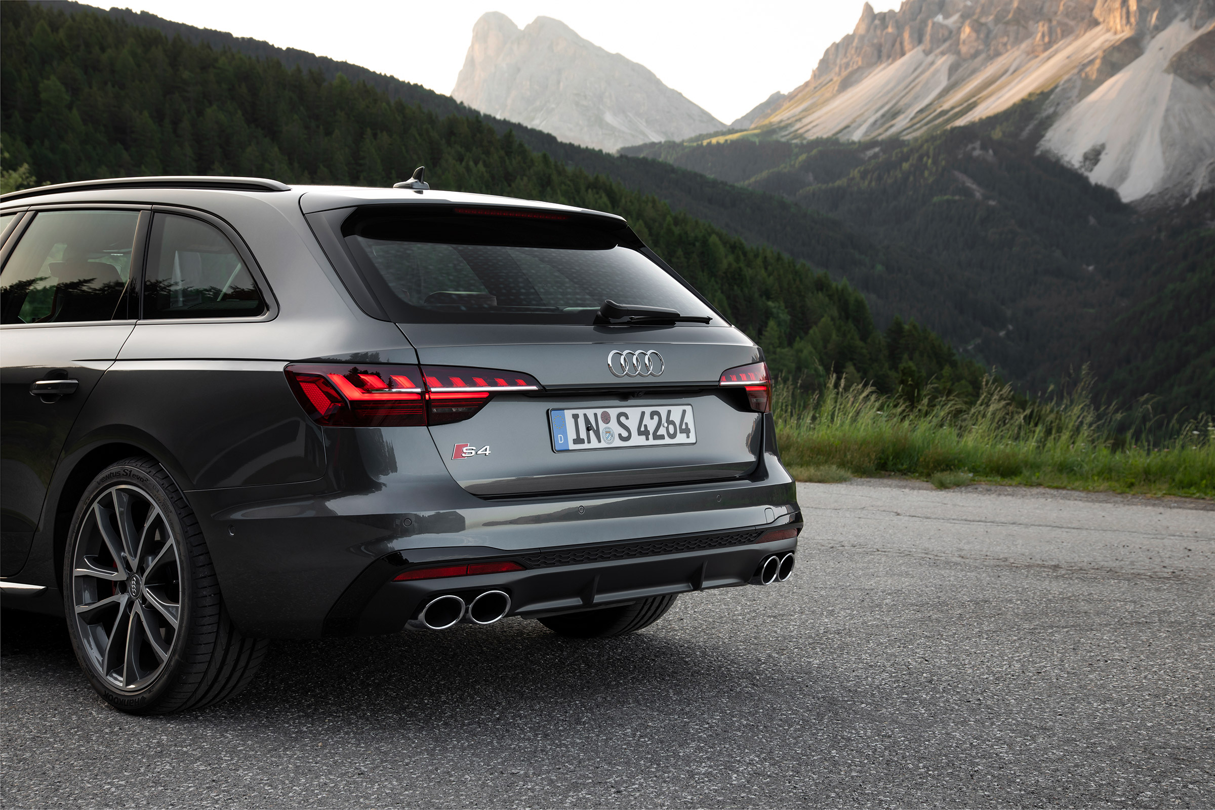 Audi S4 TDI review -  Avant boot