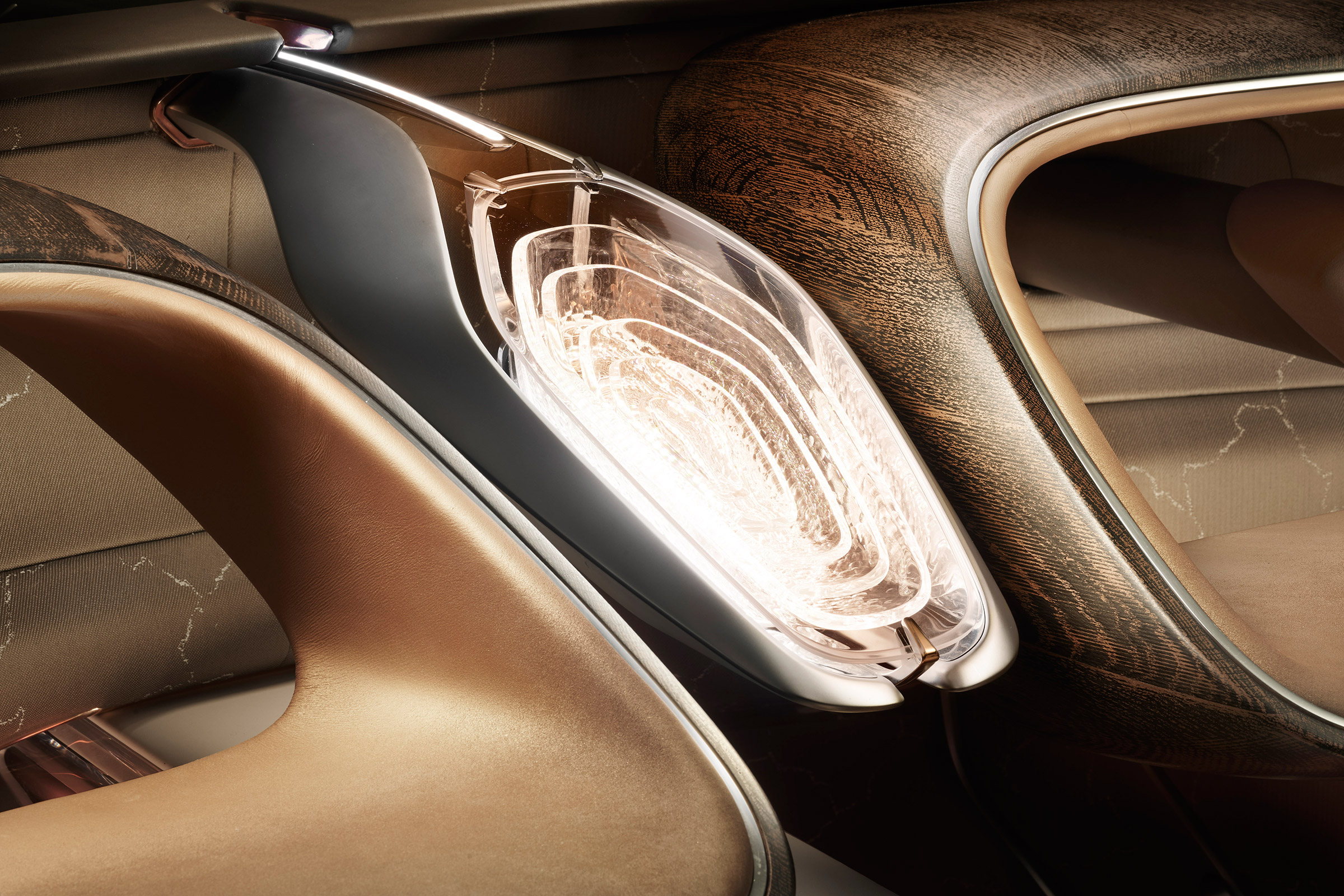 Bentley EXP 100 GT - screen?