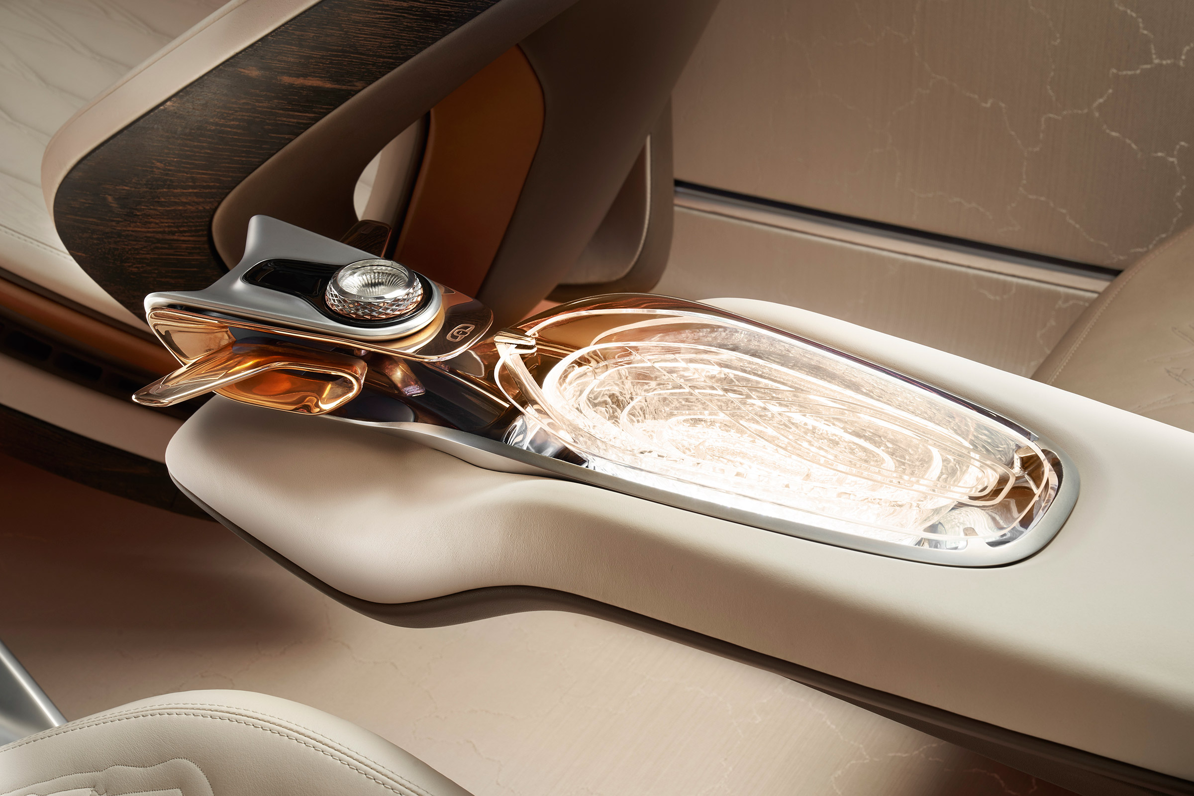 Bentley EXP 100 GT - console