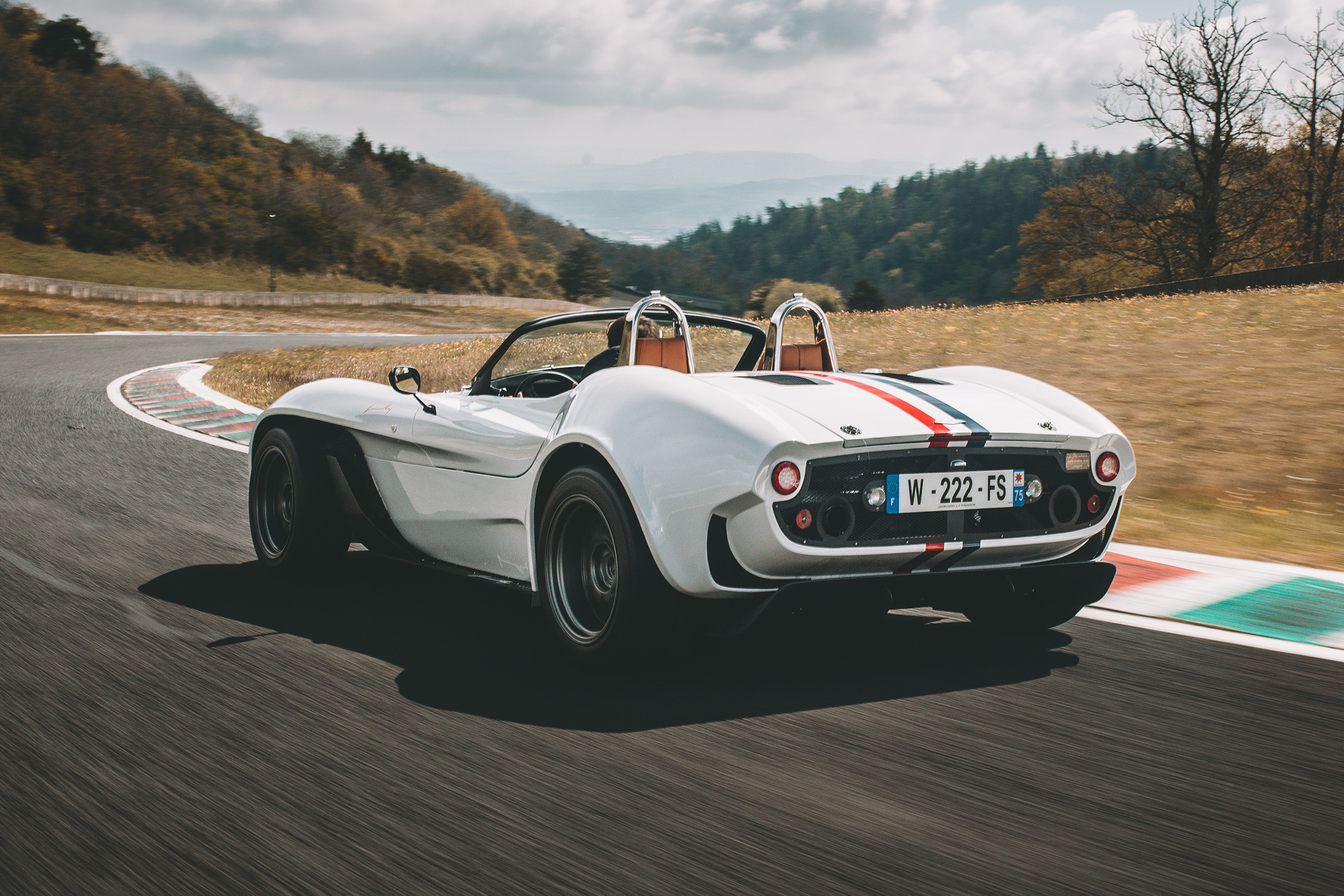 Jannarelly Design-1 rear track