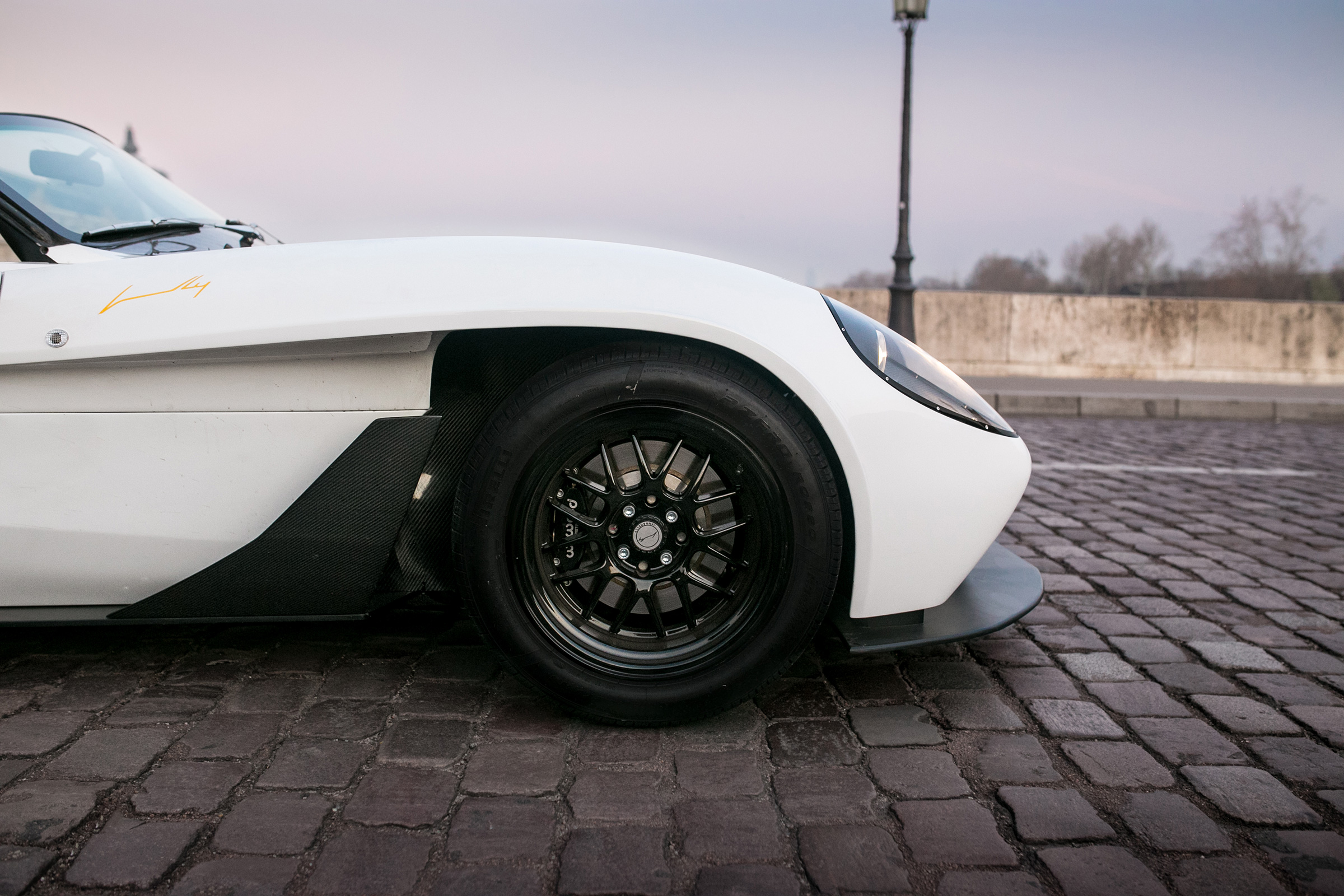 Jannarelly Design-1 wheel