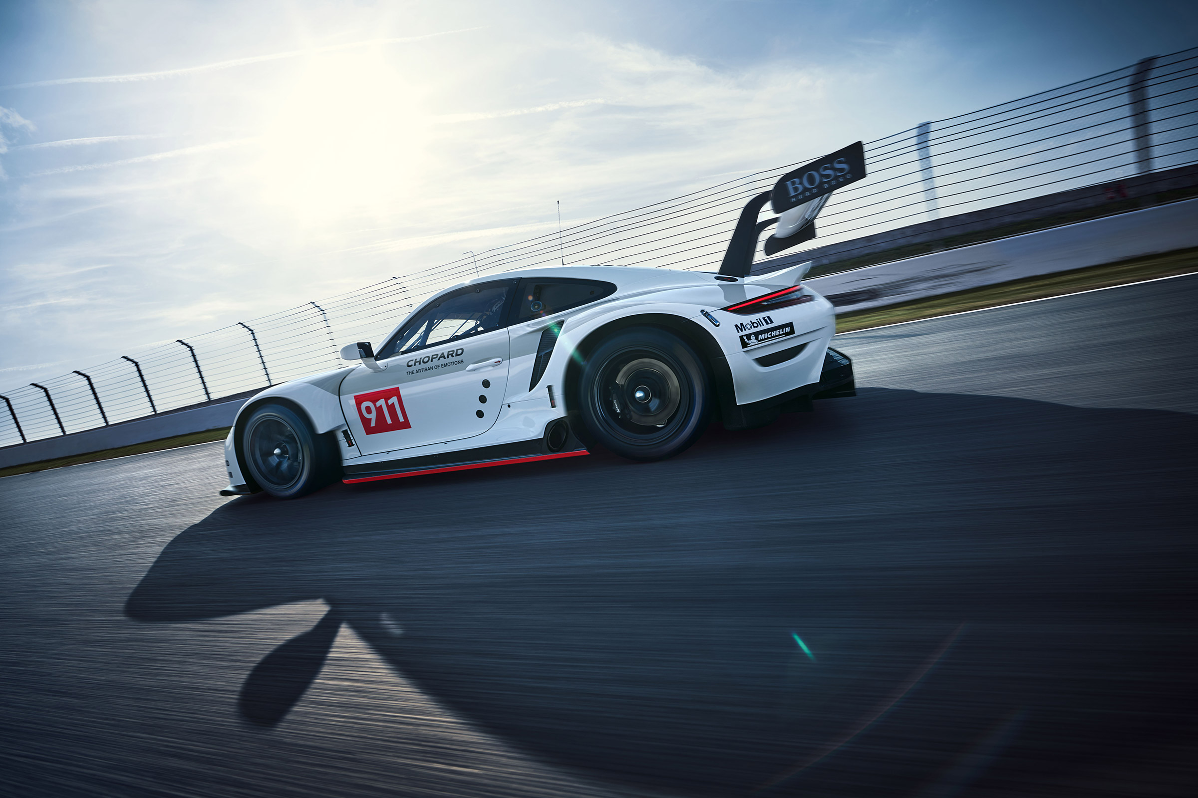 Porsche 911 RSR - side