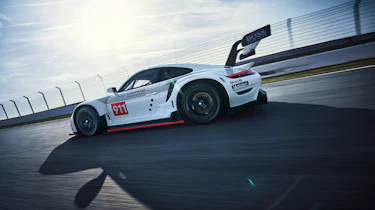 Porsche 911 RSR - side