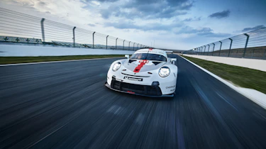 Porsche 911 RSR - rear