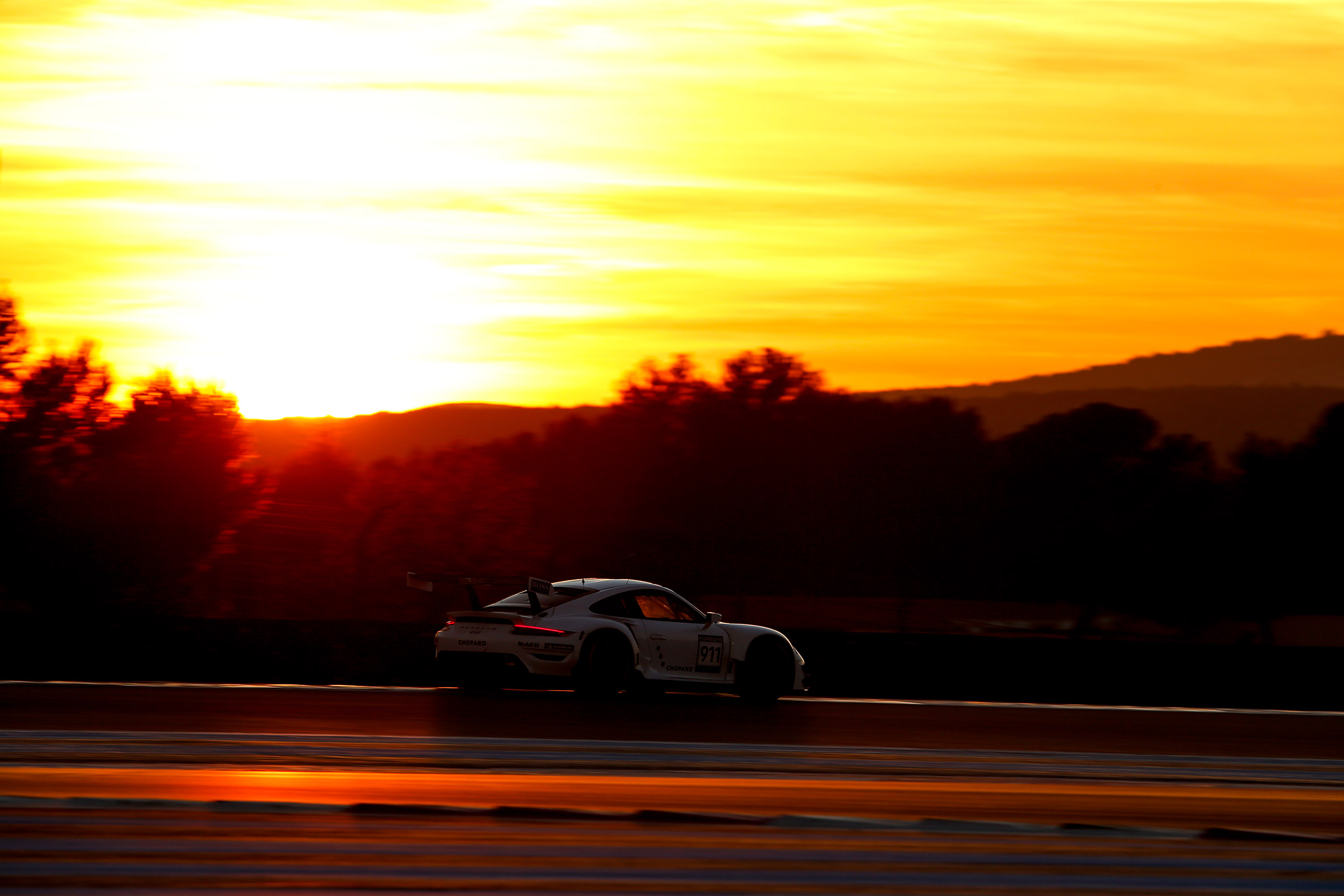 Porsche 911 RSR - side