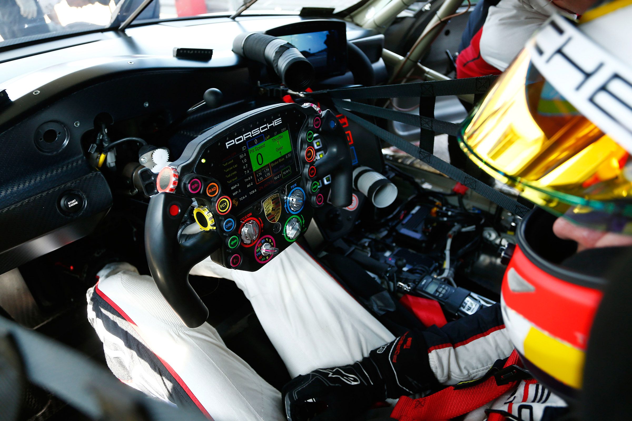 Porsche 911 RSR - 