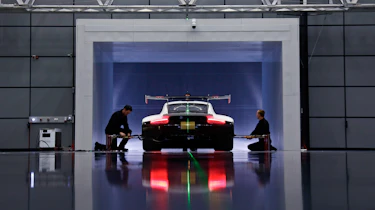 Porsche 911 RSR -