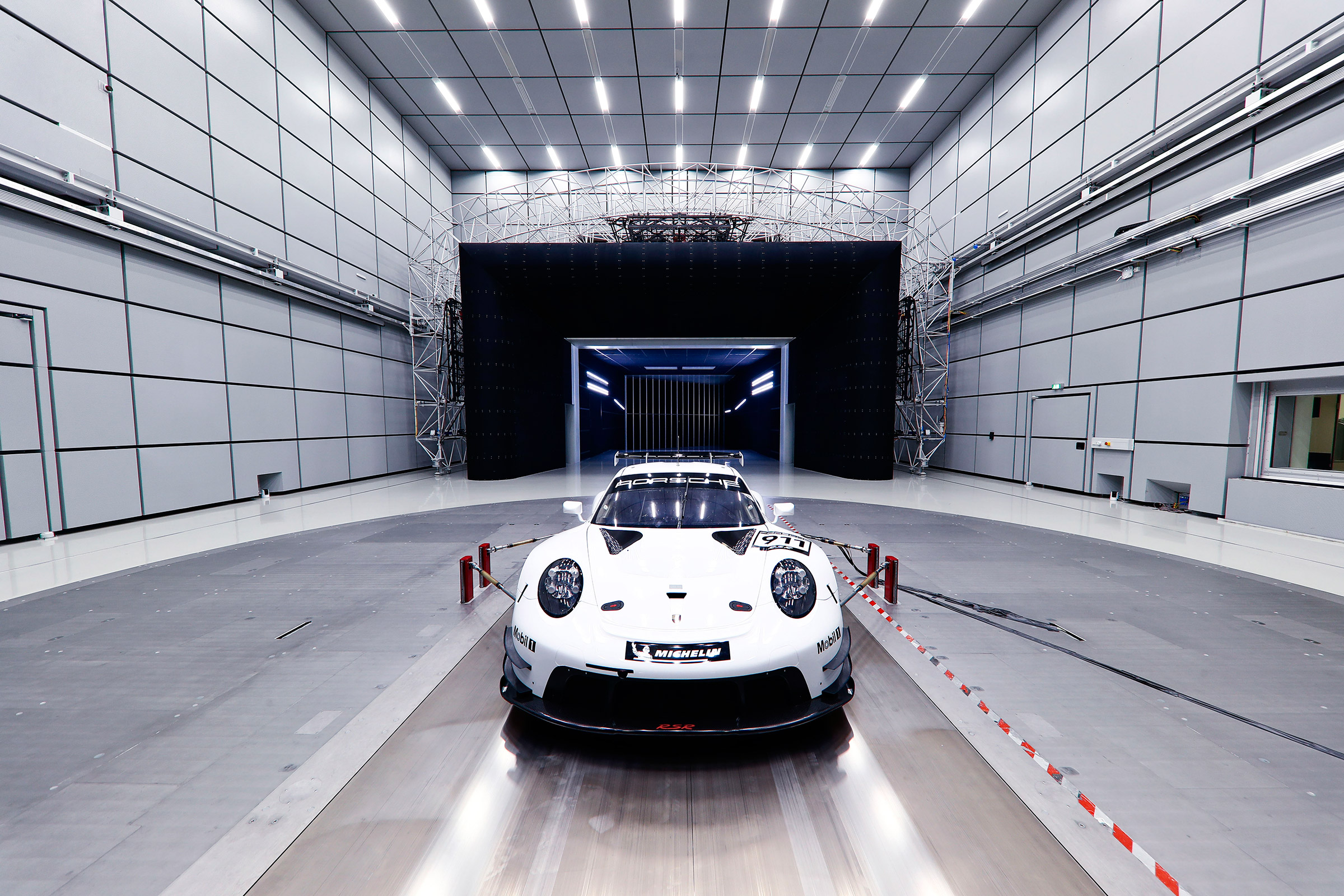 Porsche 911 RSR - 