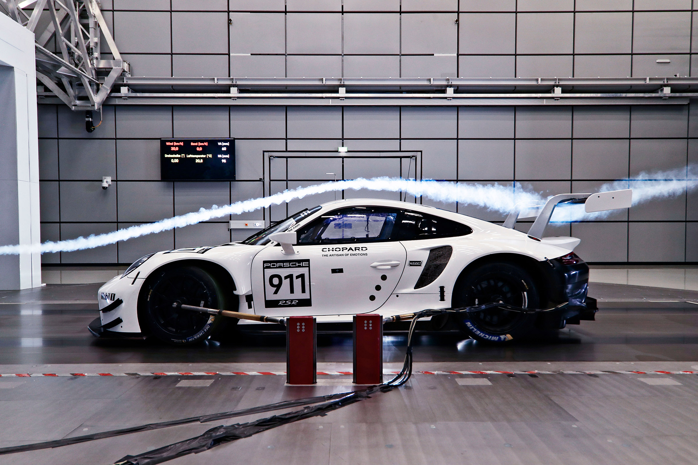 Porsche 911 RSR - profile