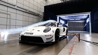 Porsche 911 RSR -quarter