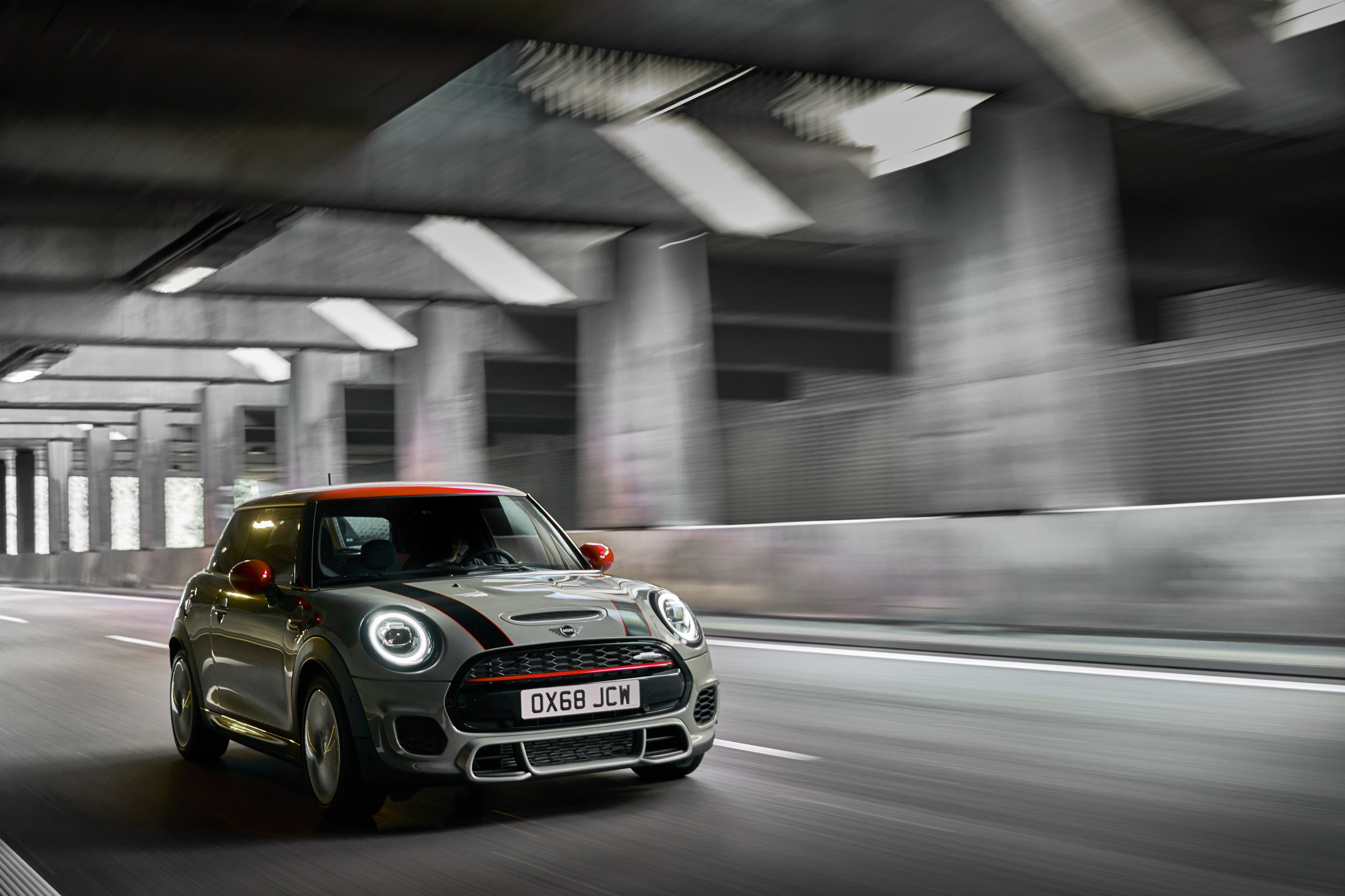 Mini John Cooper Works hatch 2019 facelift driving