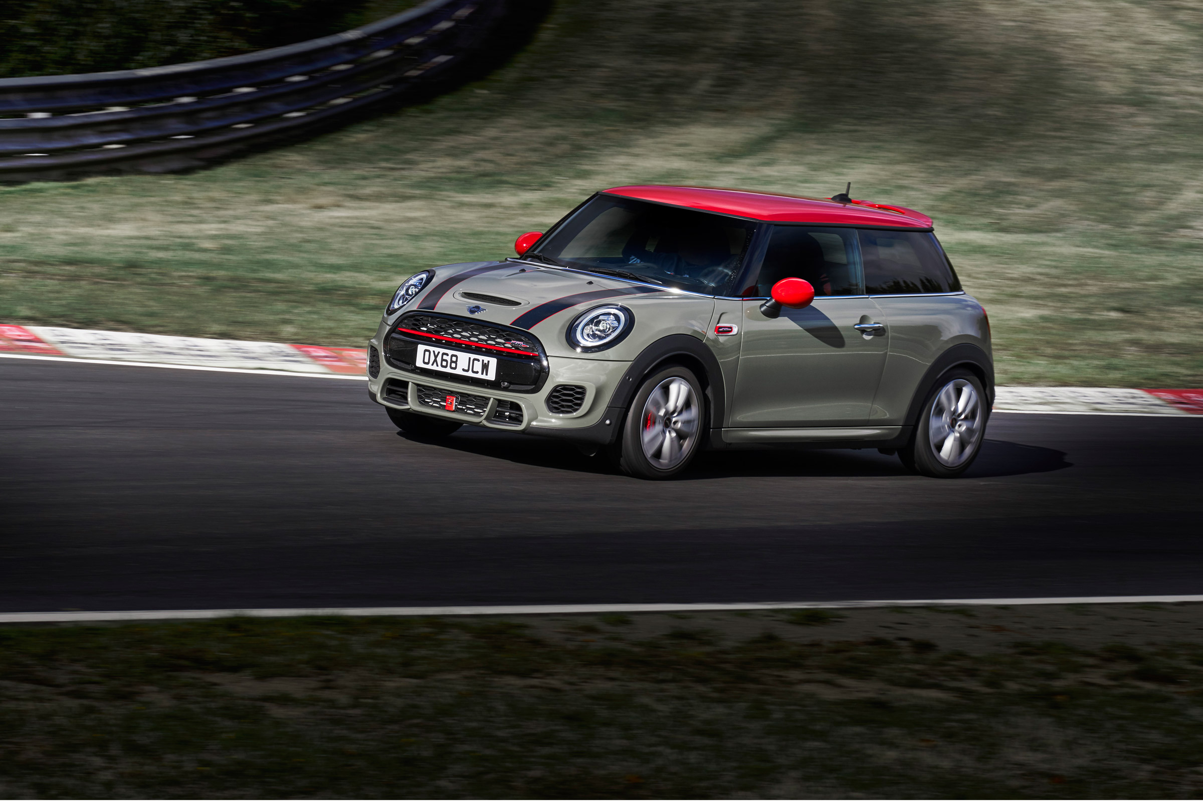 Mini John Cooper Works hatch 2019 facelift pan