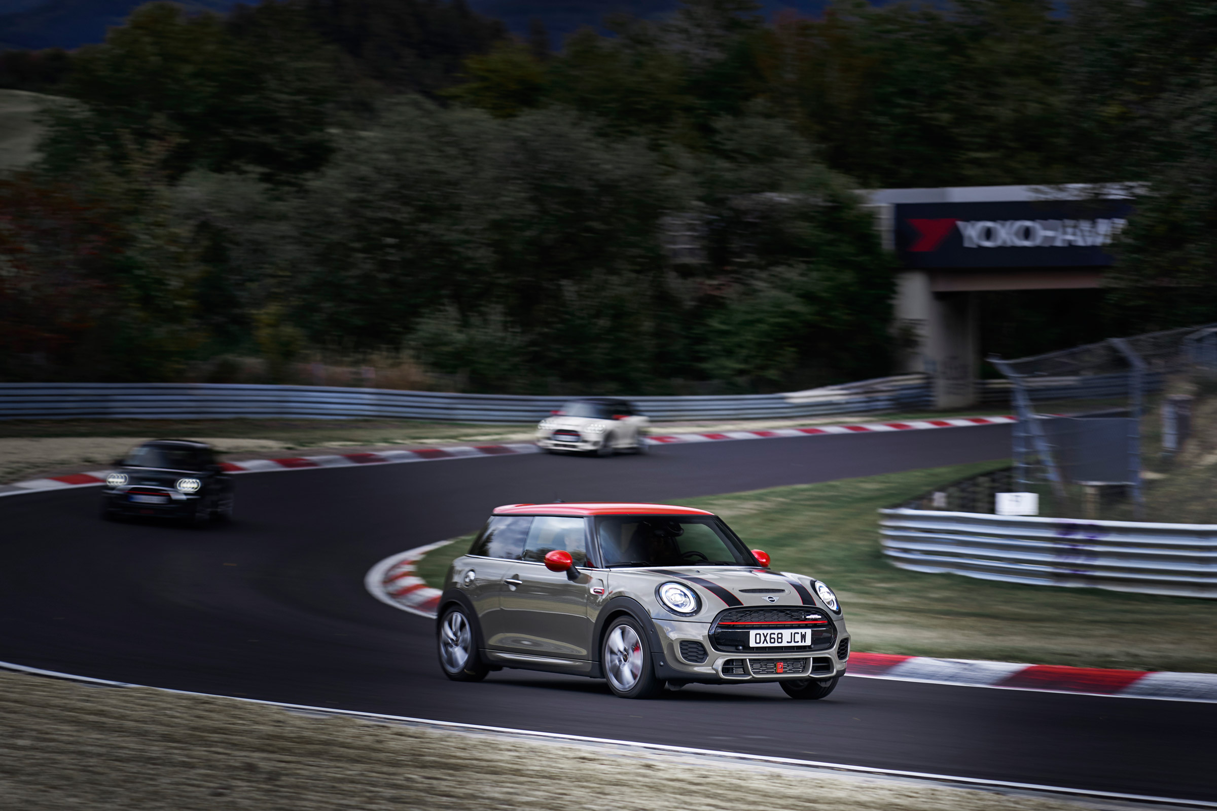 Mini John Cooper Works hatch 2019 facelift cornering
