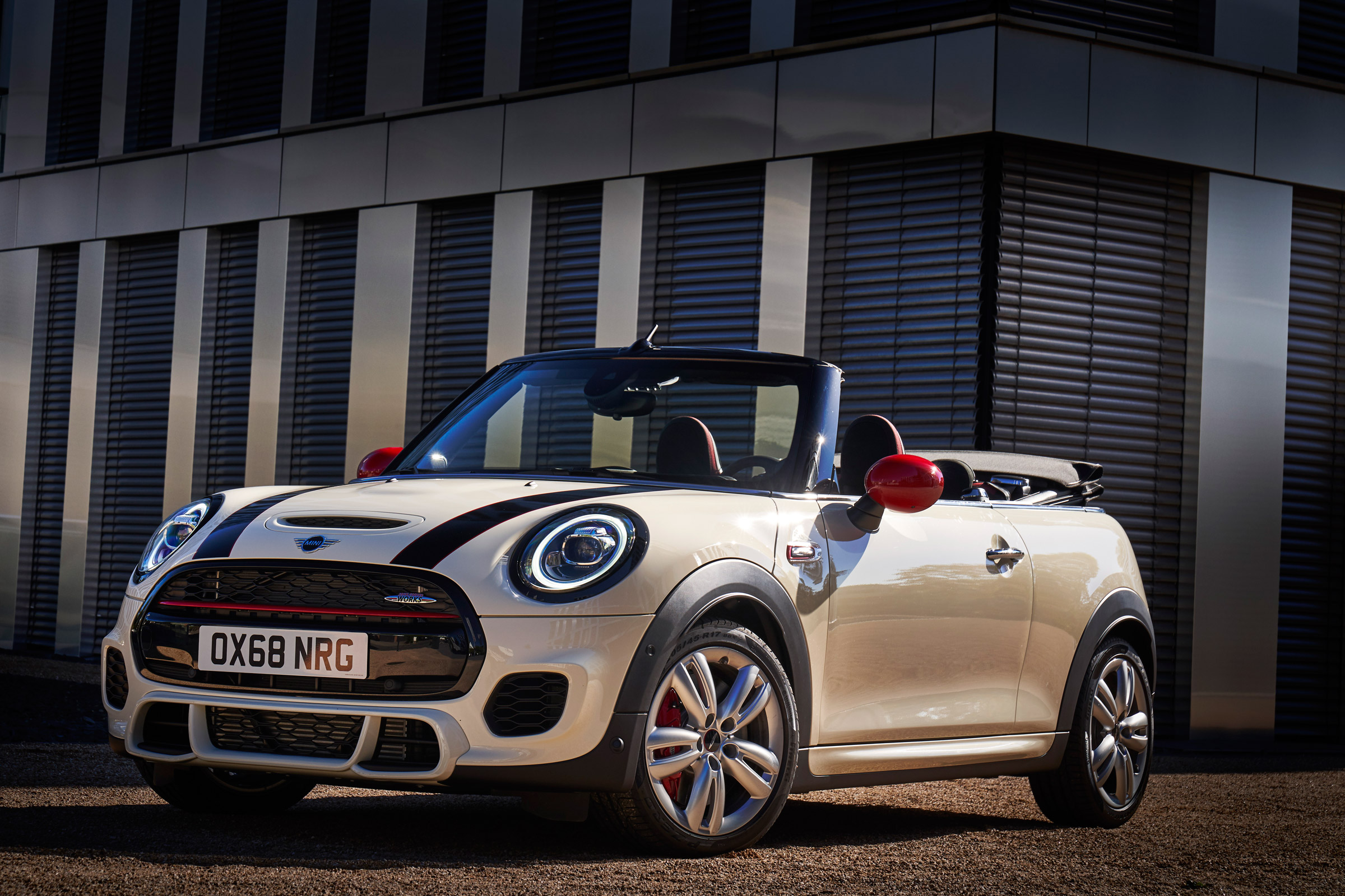 Mini John Cooper Works convertible 2019 facelift roof down