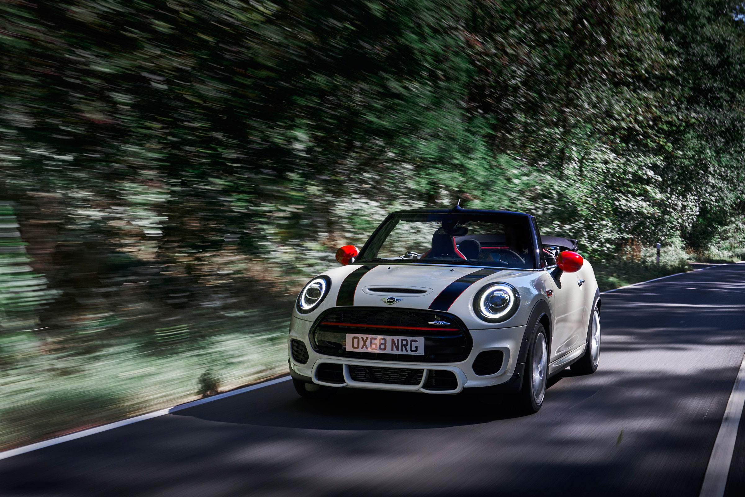 Mini John Cooper Works convertible 2019 facelift driving