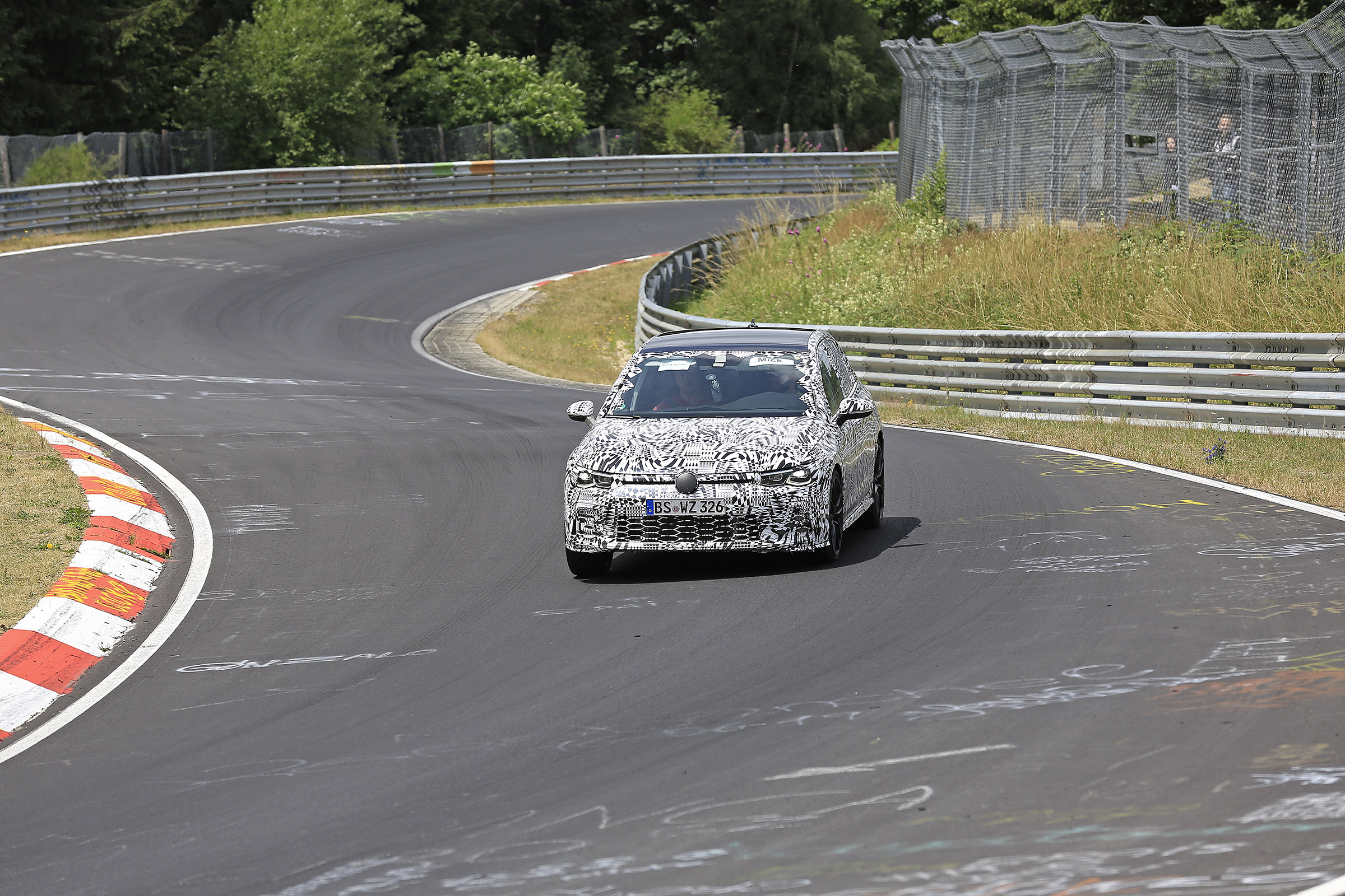 Volkswagen Golf GTI Spy 2020 - nose