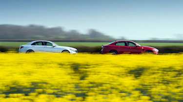 Mercedes-AMG C63 S vs Alfa Romeo Giulia Quadrifoglio side