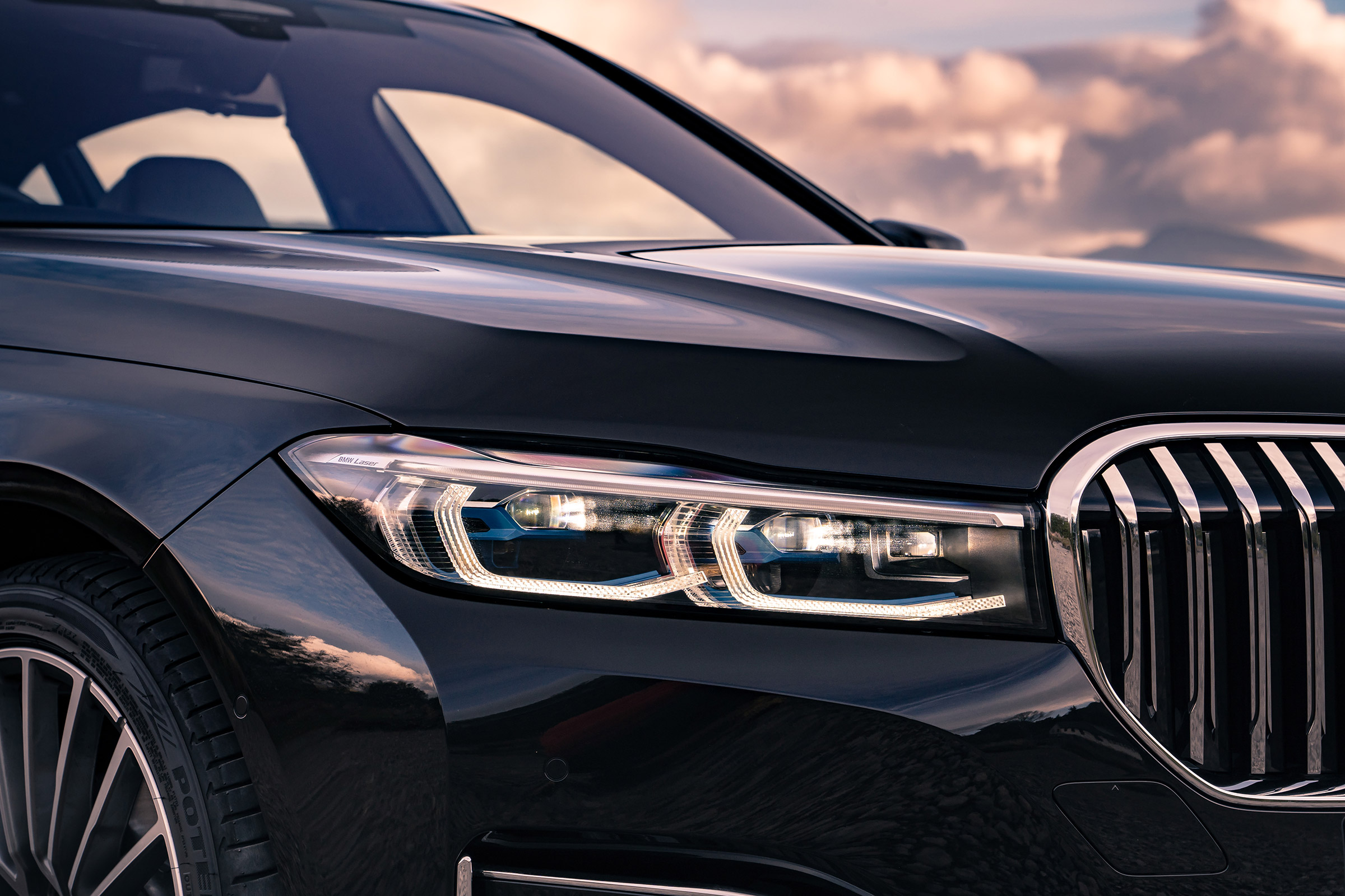 BMW 7-series review - headlights