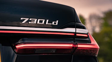 BMW 7-series review - rear light