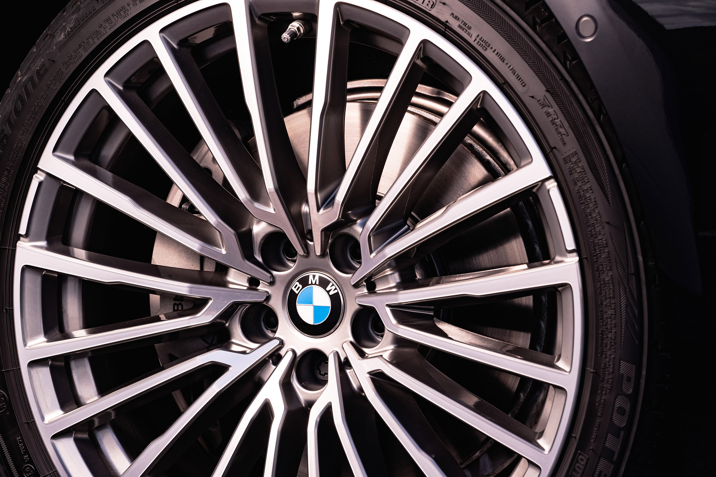 BMW 7-series review - wheel