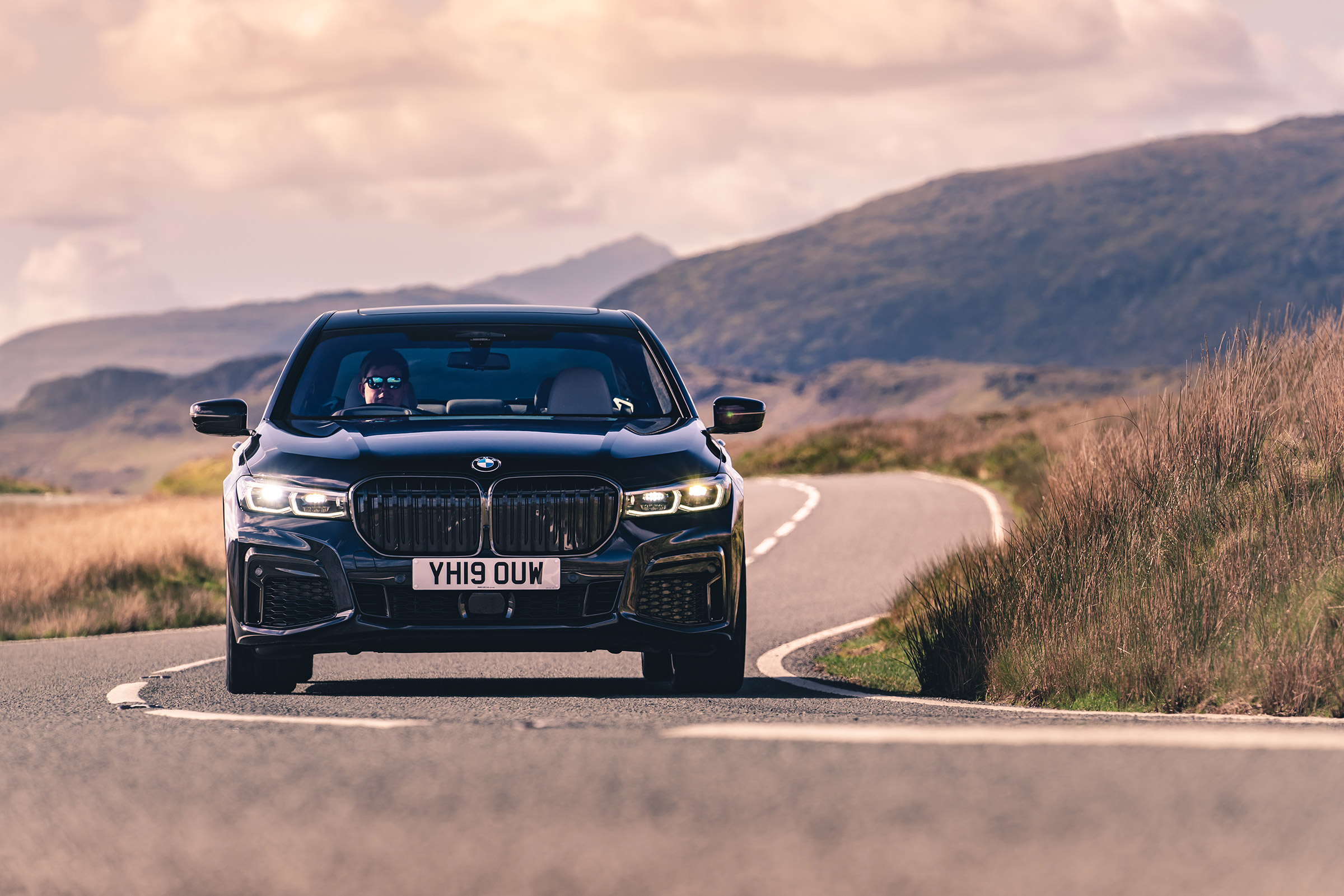 BMW 7-series review - 750i nose