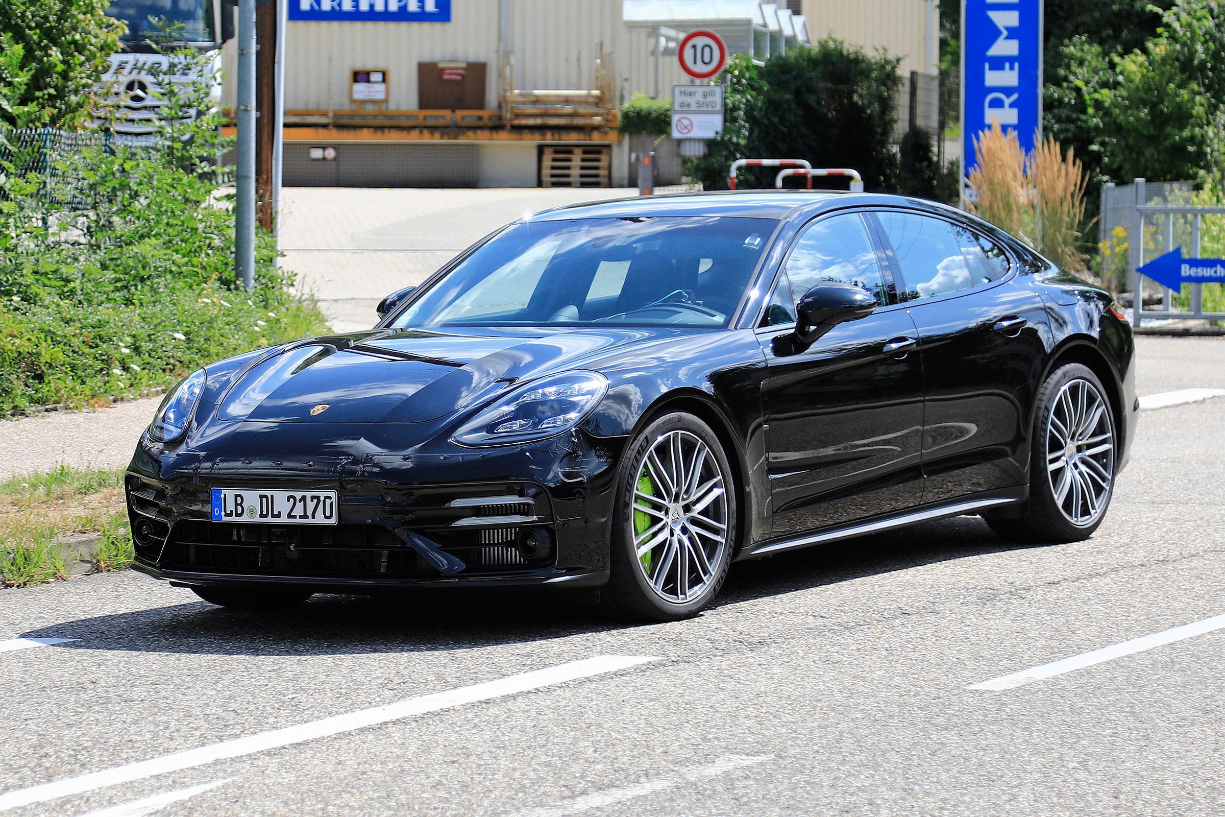 Porsche Panamera FL - front quarter