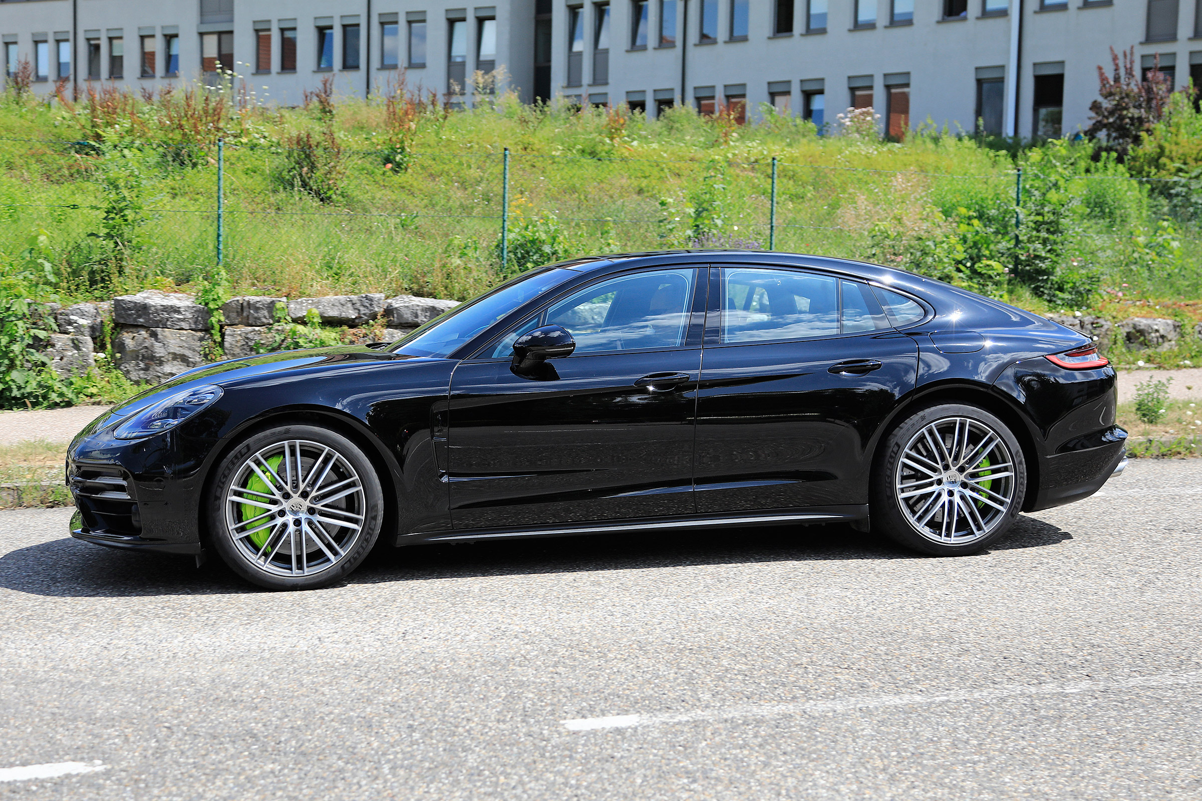 Porsche Panamera FL - side