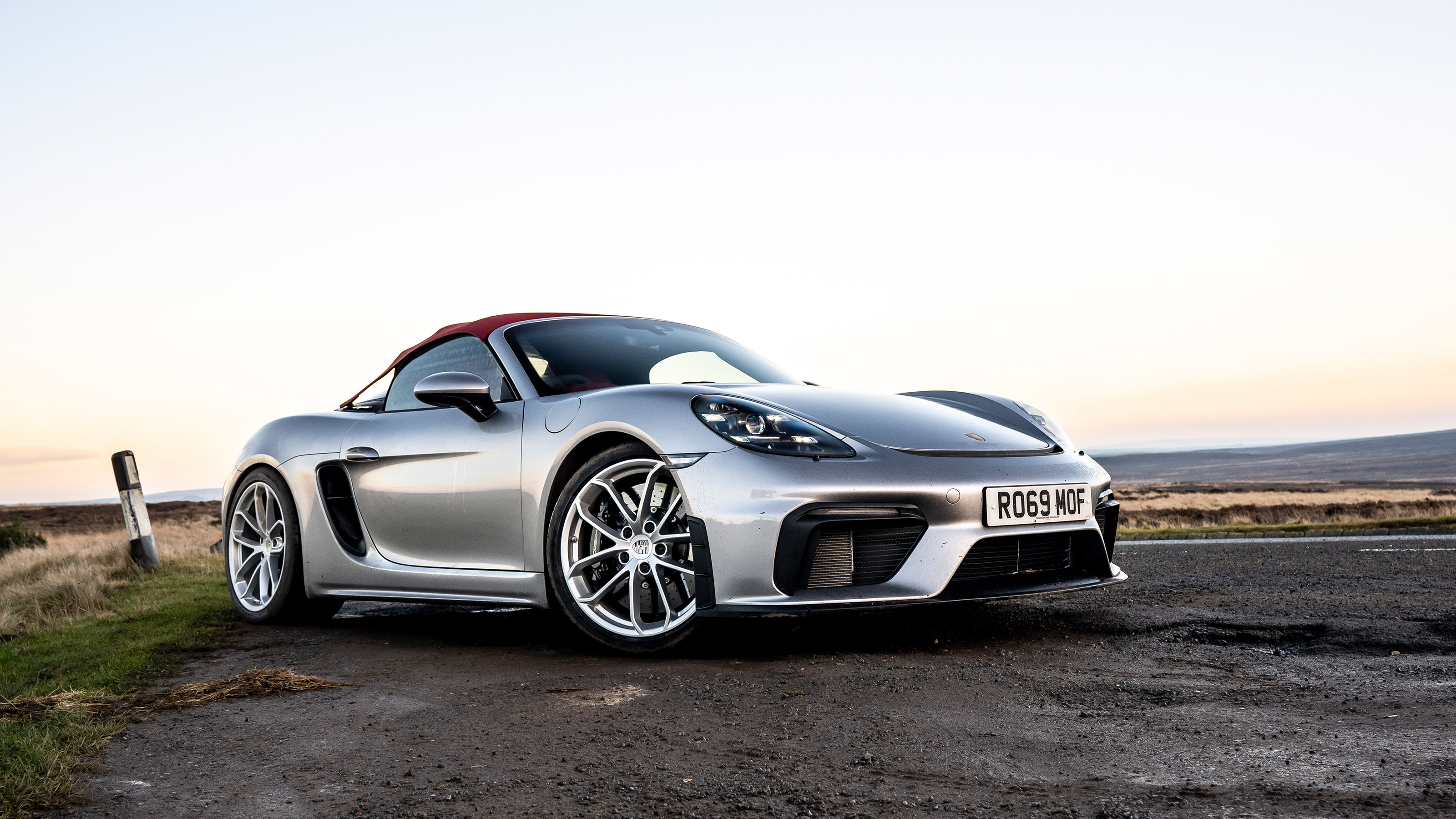 Best driver's cars 2023 - Porsche 718 Spyder