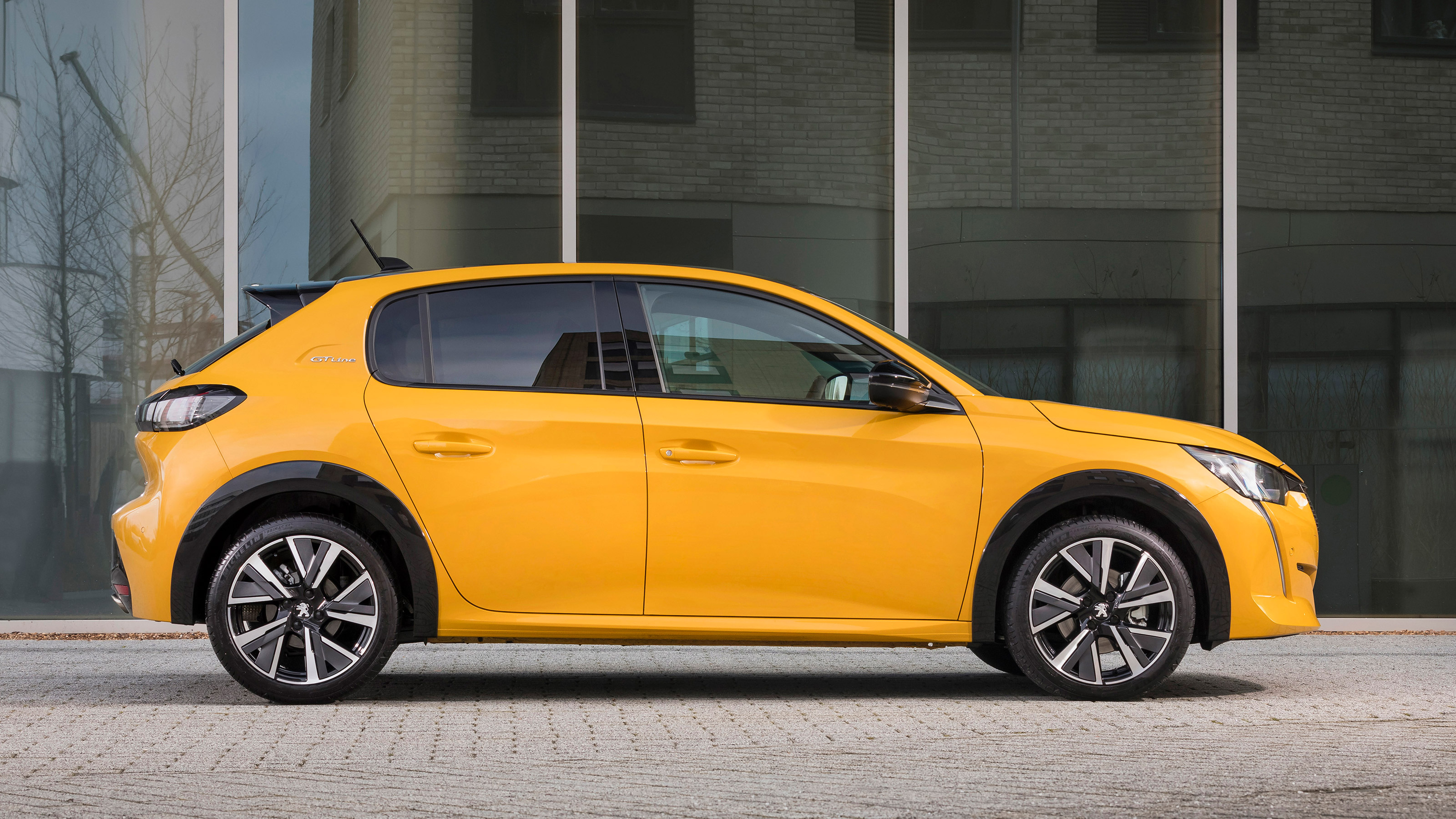 Peugeot 208 GT 