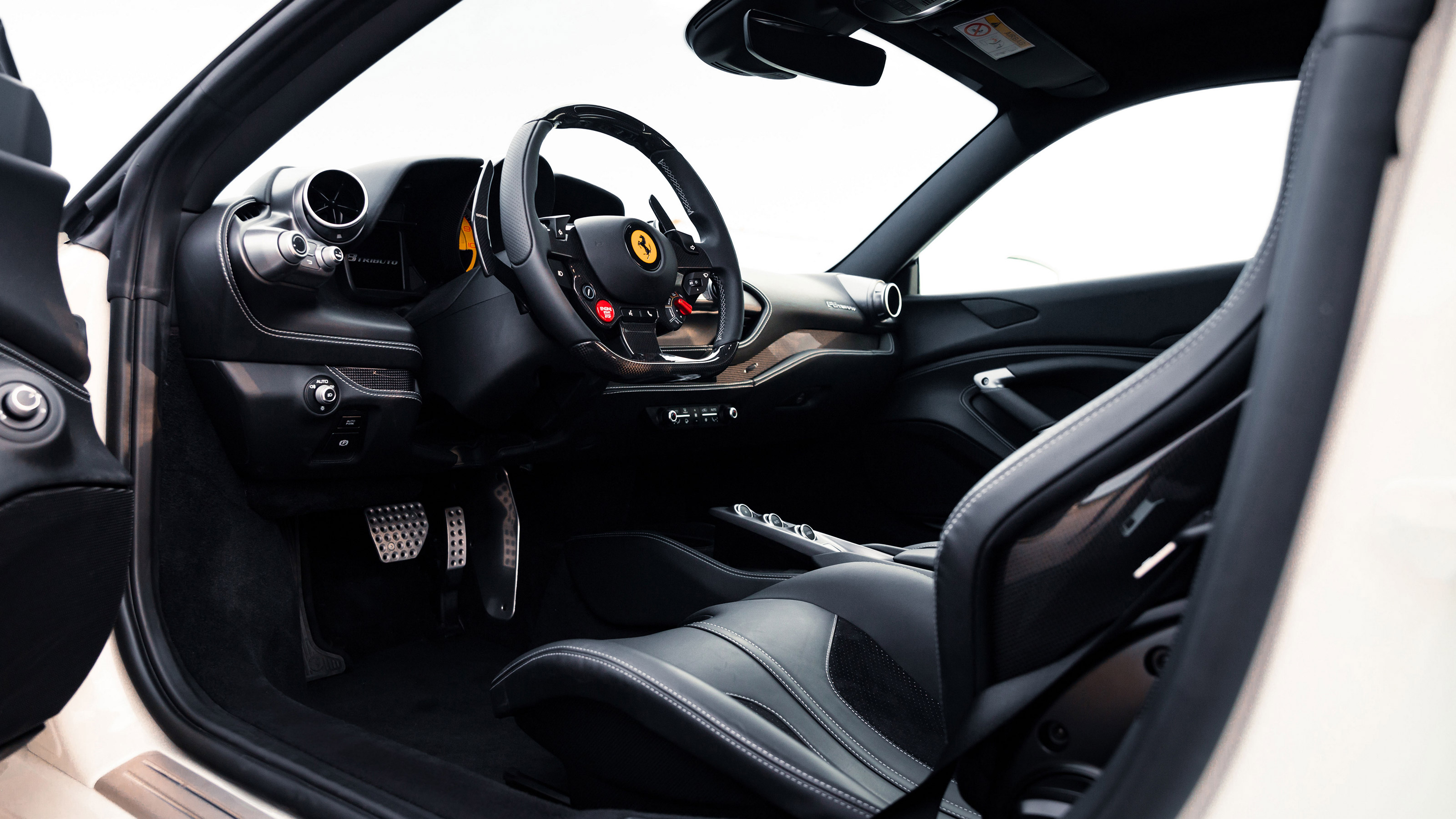 Novitec Ferrari F8 Tributo interior