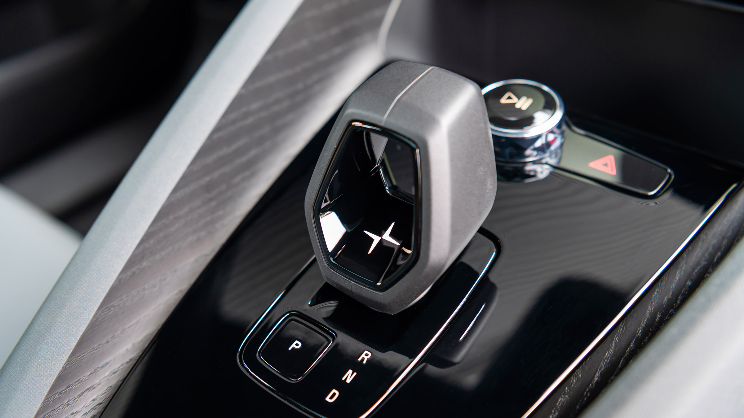 Polestar 2 – gear selector