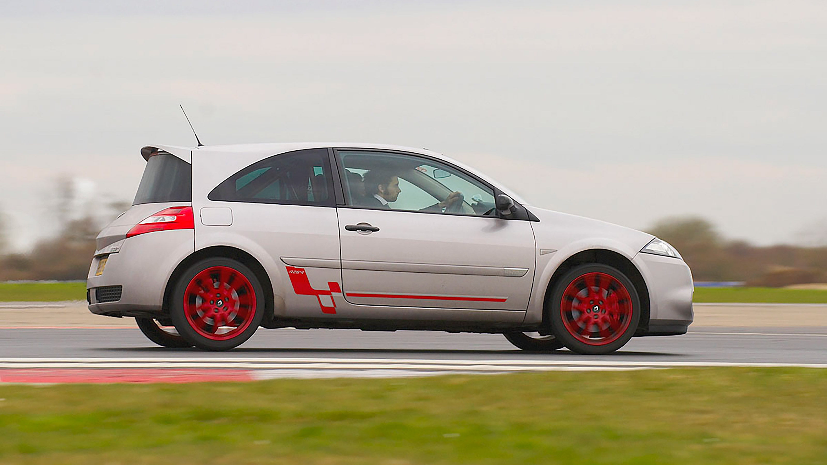 Renaultsport Megane R26.R's polycarbonate windows