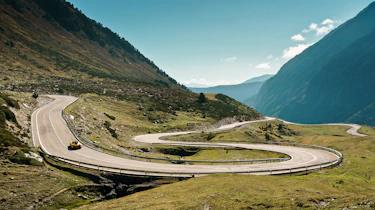 McLaren P1 road-trip