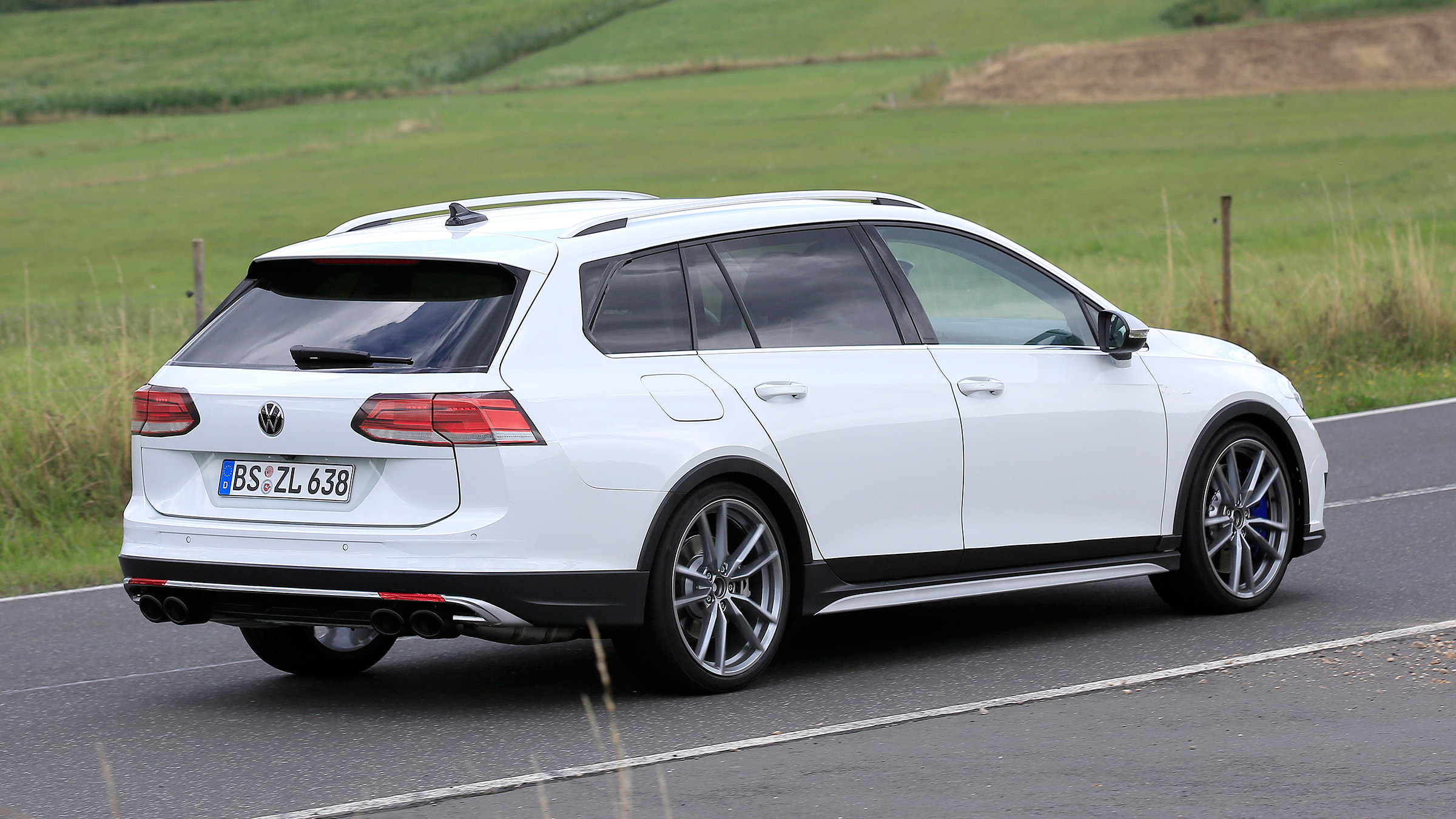 Golf R Estate 2020 spied - rear quarter