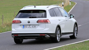 Golf R Estate 2020 spied - rear